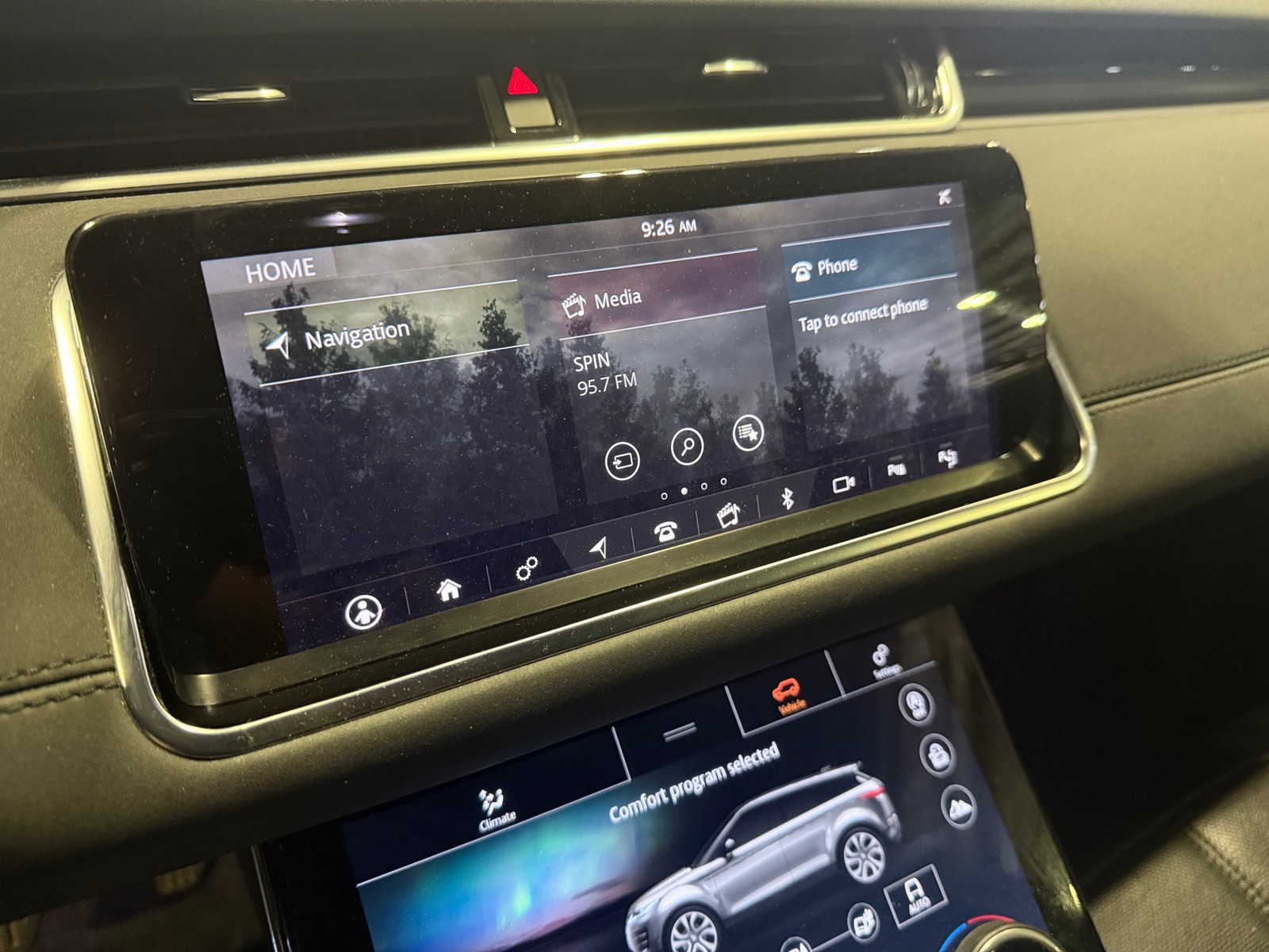 Thumbnail: 2020 Land Rover Range Rover Evoque - 3