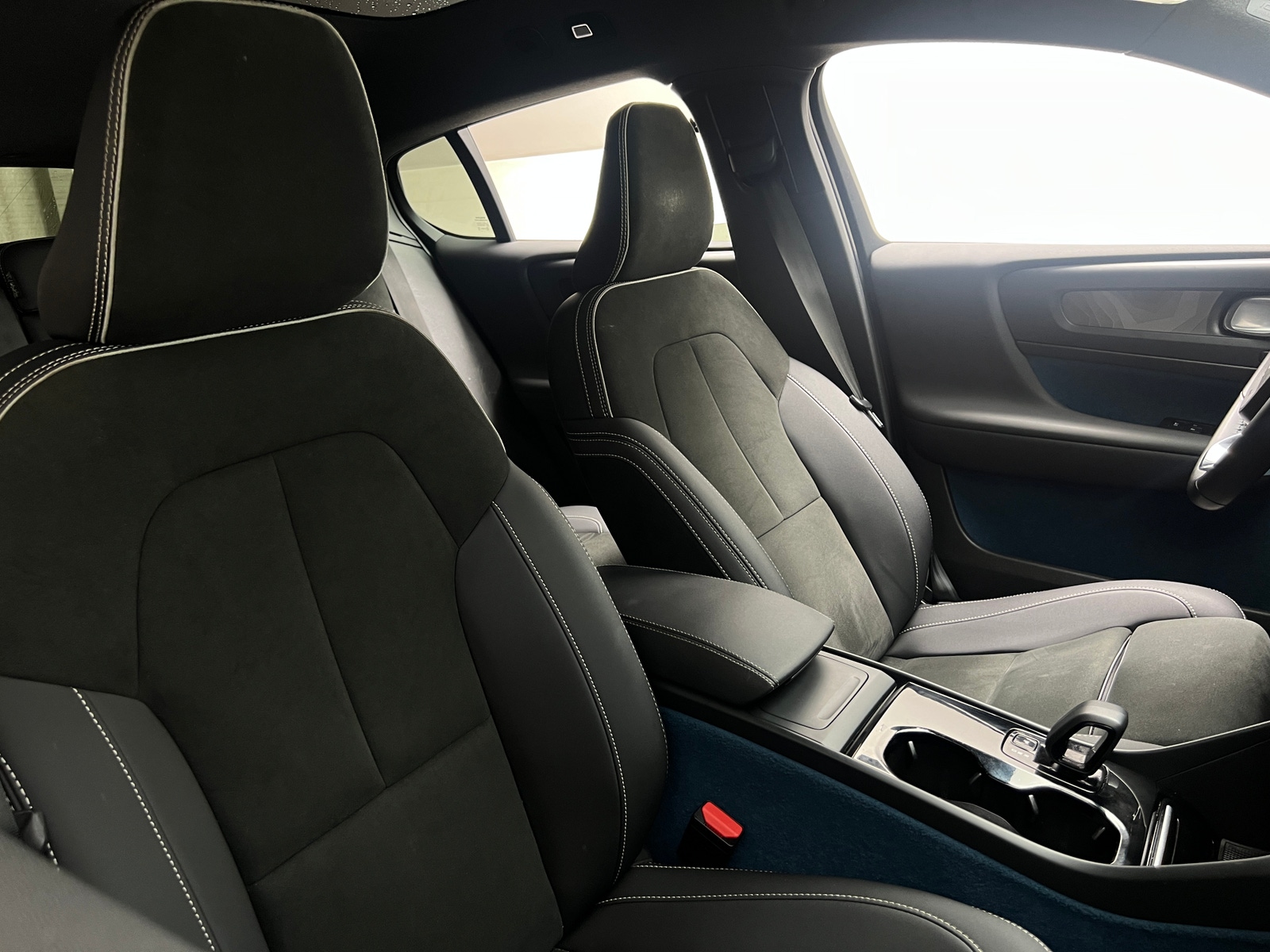 Thumbnail: 2023 Volvo C40 - 2