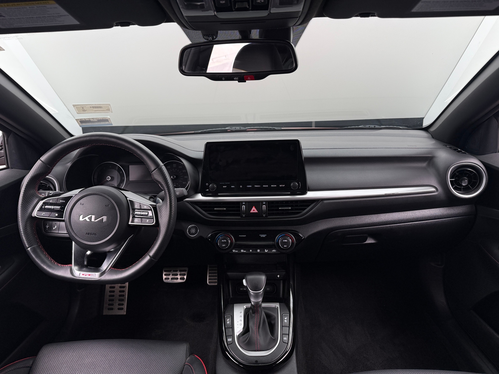 Thumbnail: 2023 Kia Forte - 3
