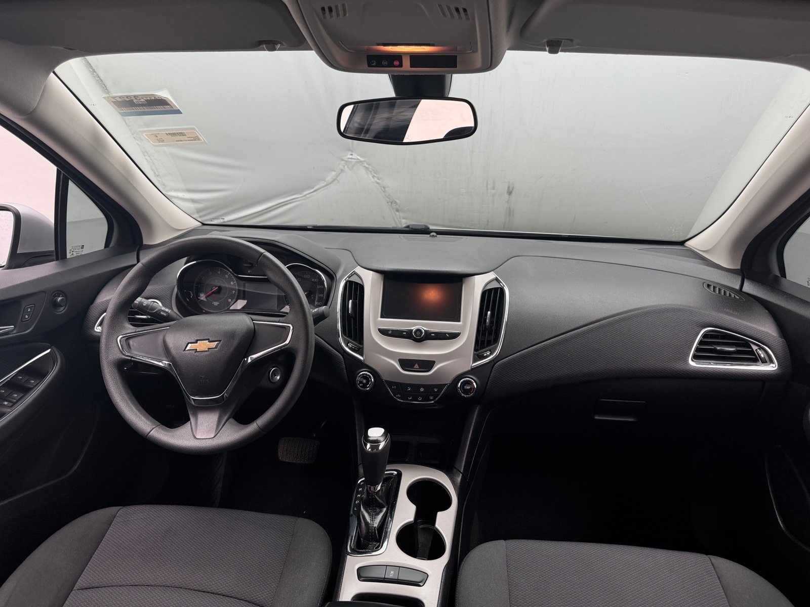 Thumbnail: 2018 Chevrolet Cruze - 3