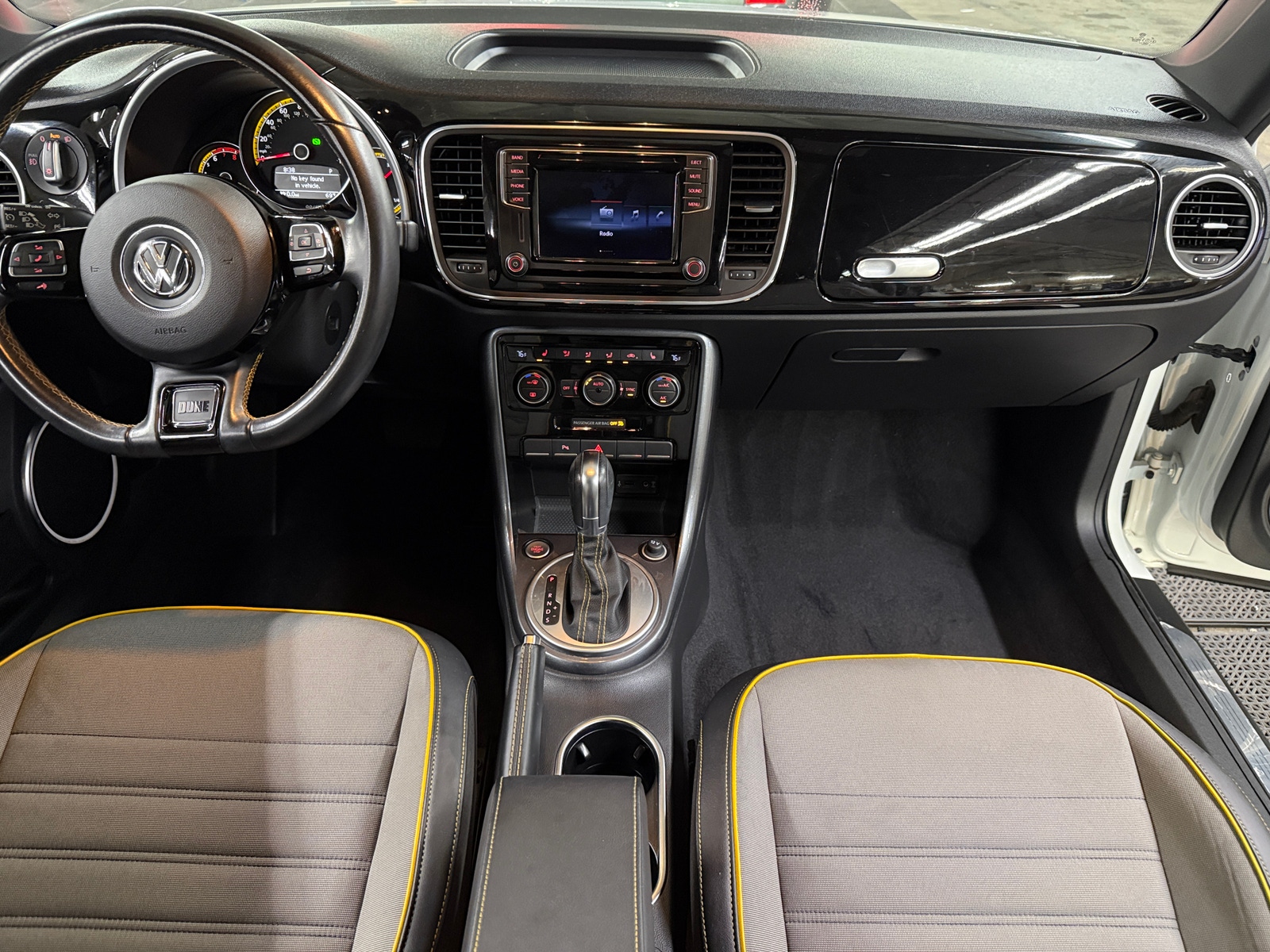 Thumbnail: 2017 Volkswagen Beetle - 2