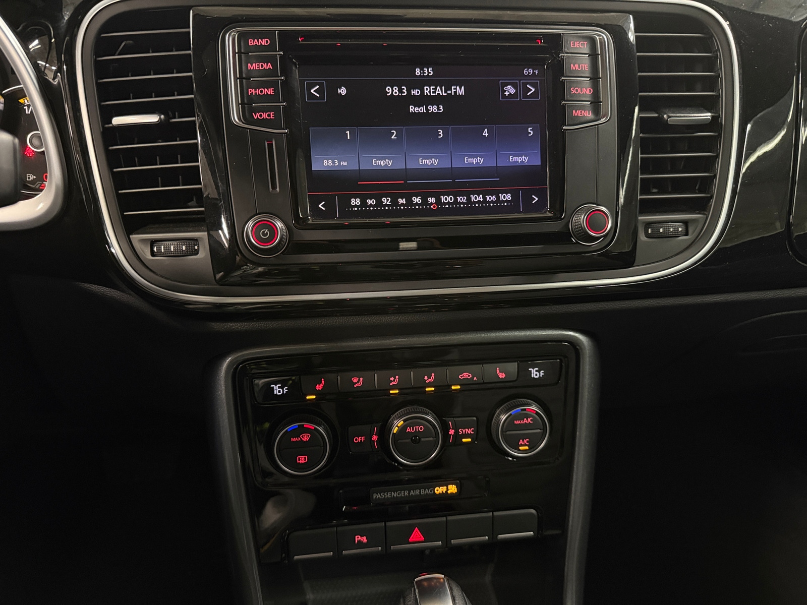 Thumbnail: 2017 Volkswagen Beetle - 3