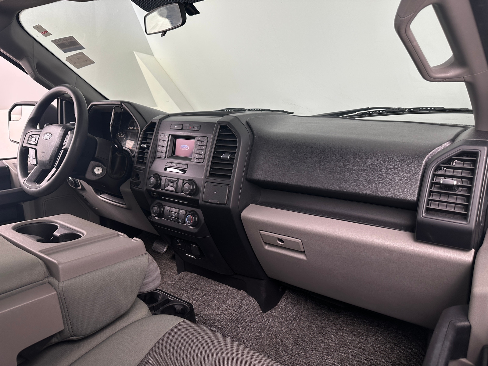 Thumbnail: 2018 Ford Econoline - 3