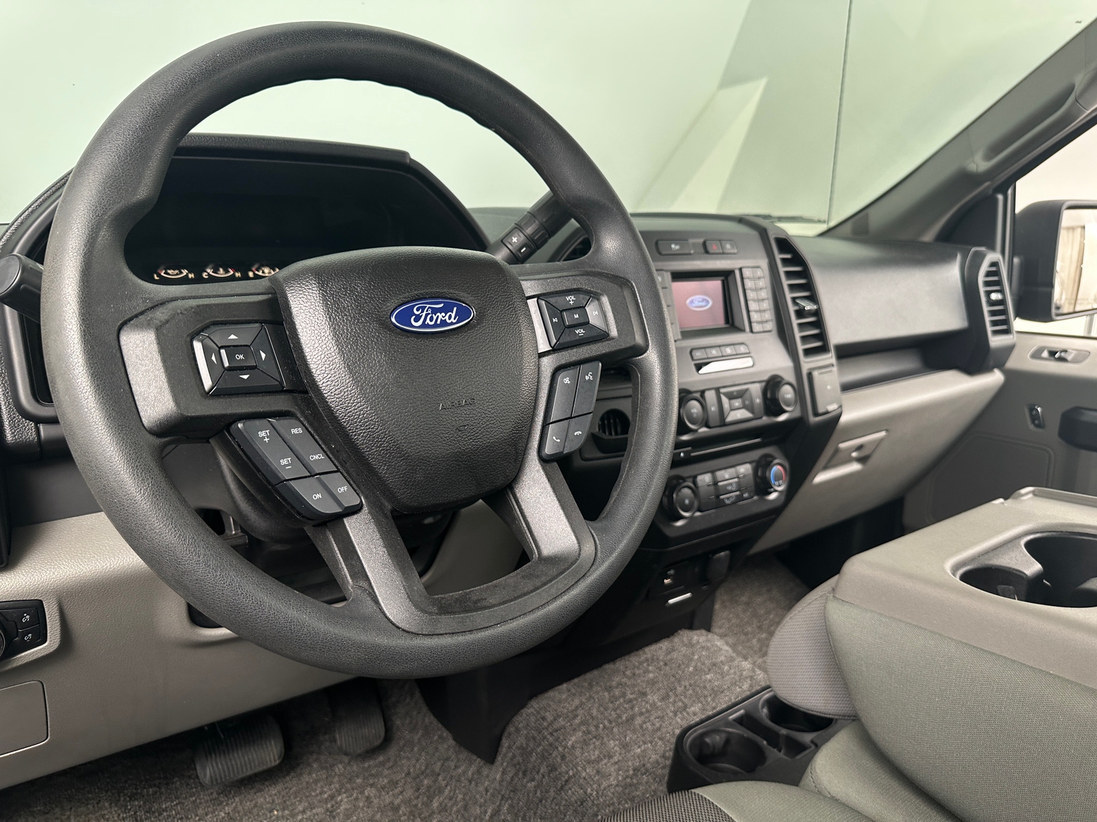 Thumbnail: 2018 Ford Econoline - 5