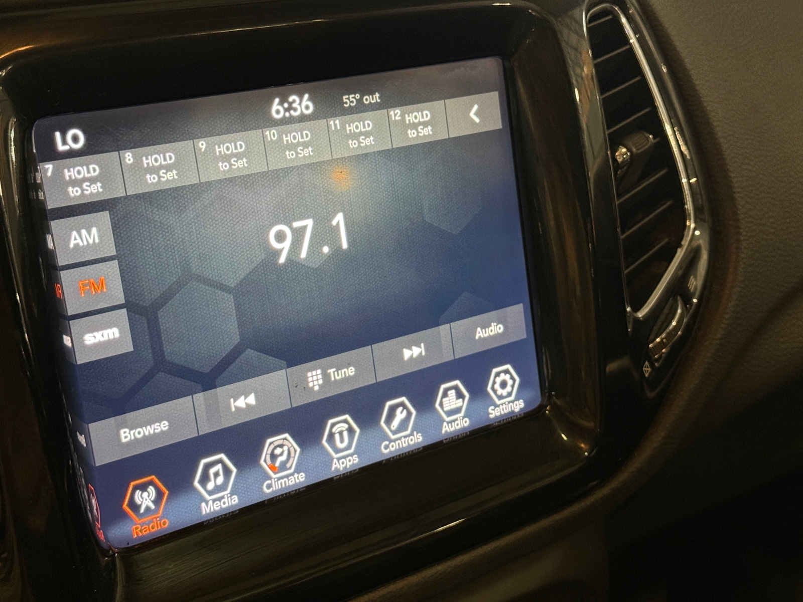 Thumbnail: 2018 Jeep Compass - 3