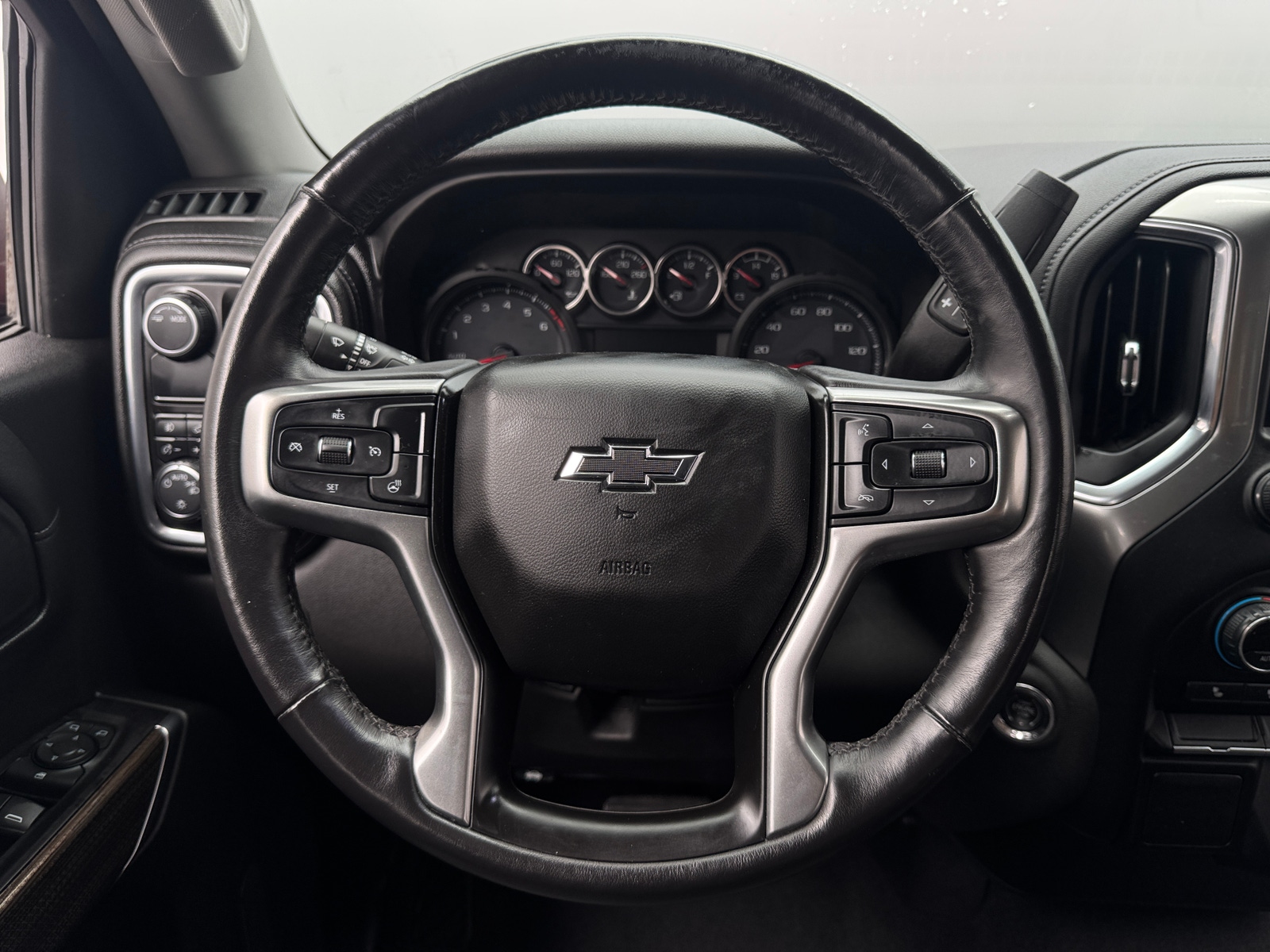 Thumbnail: 2020 Chevrolet Silverado 1500 - 5