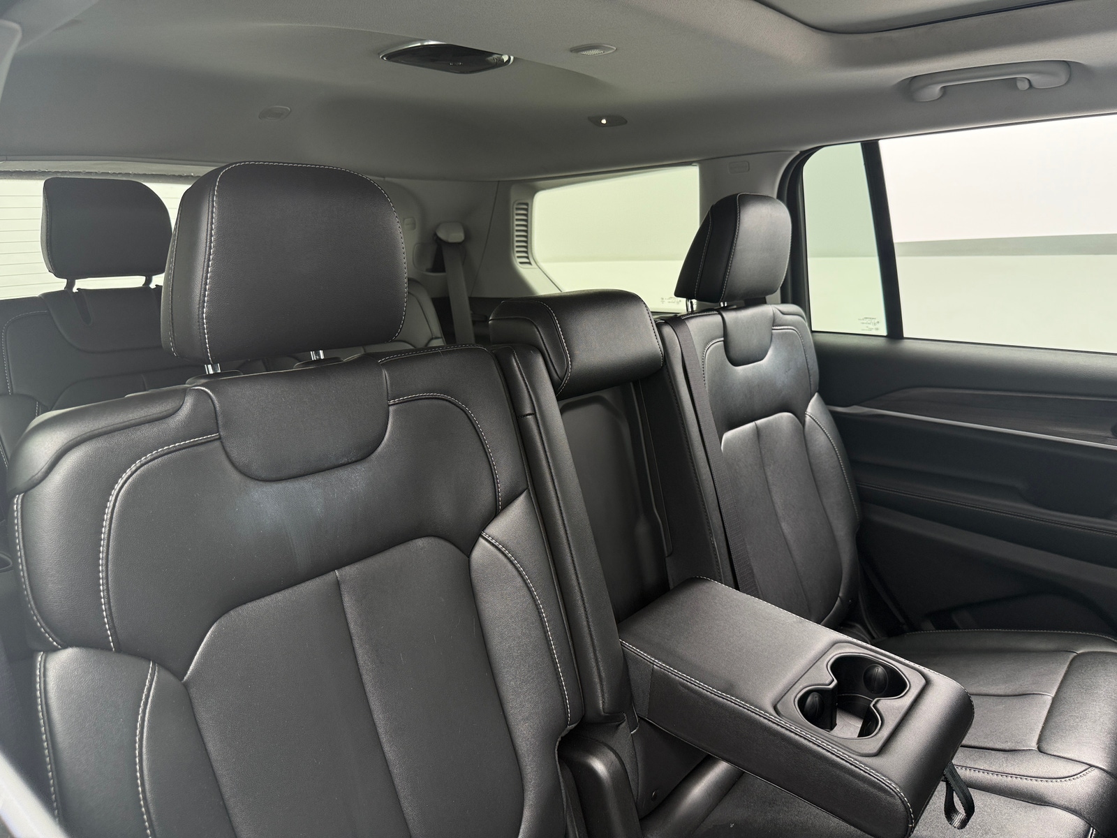 Thumbnail: 2023 Jeep Grand Cherokee L - 5