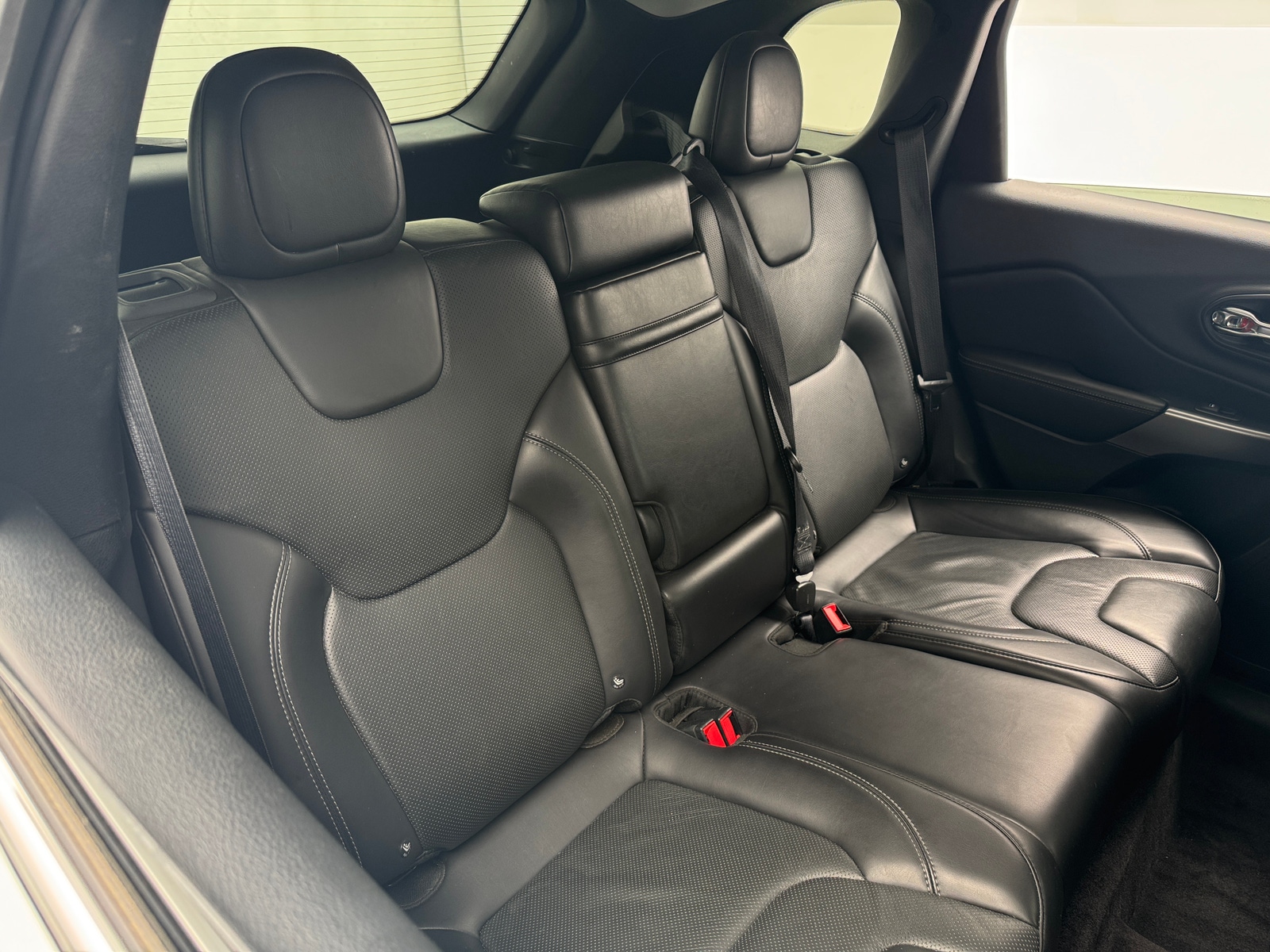Thumbnail: 2019 Jeep Cherokee - 5