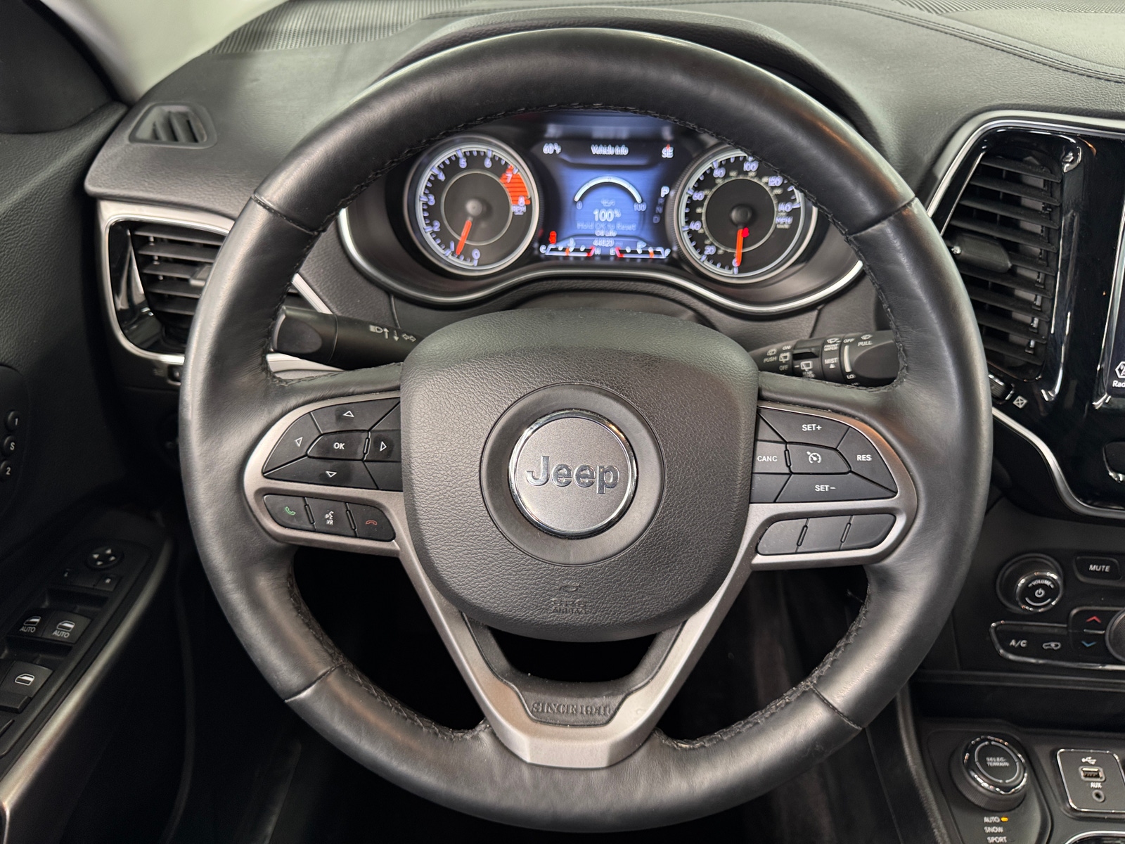 Thumbnail: 2019 Jeep Cherokee - 4