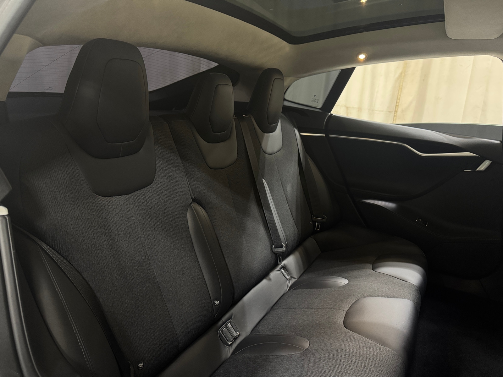Thumbnail: 2015 Tesla Model S - 6