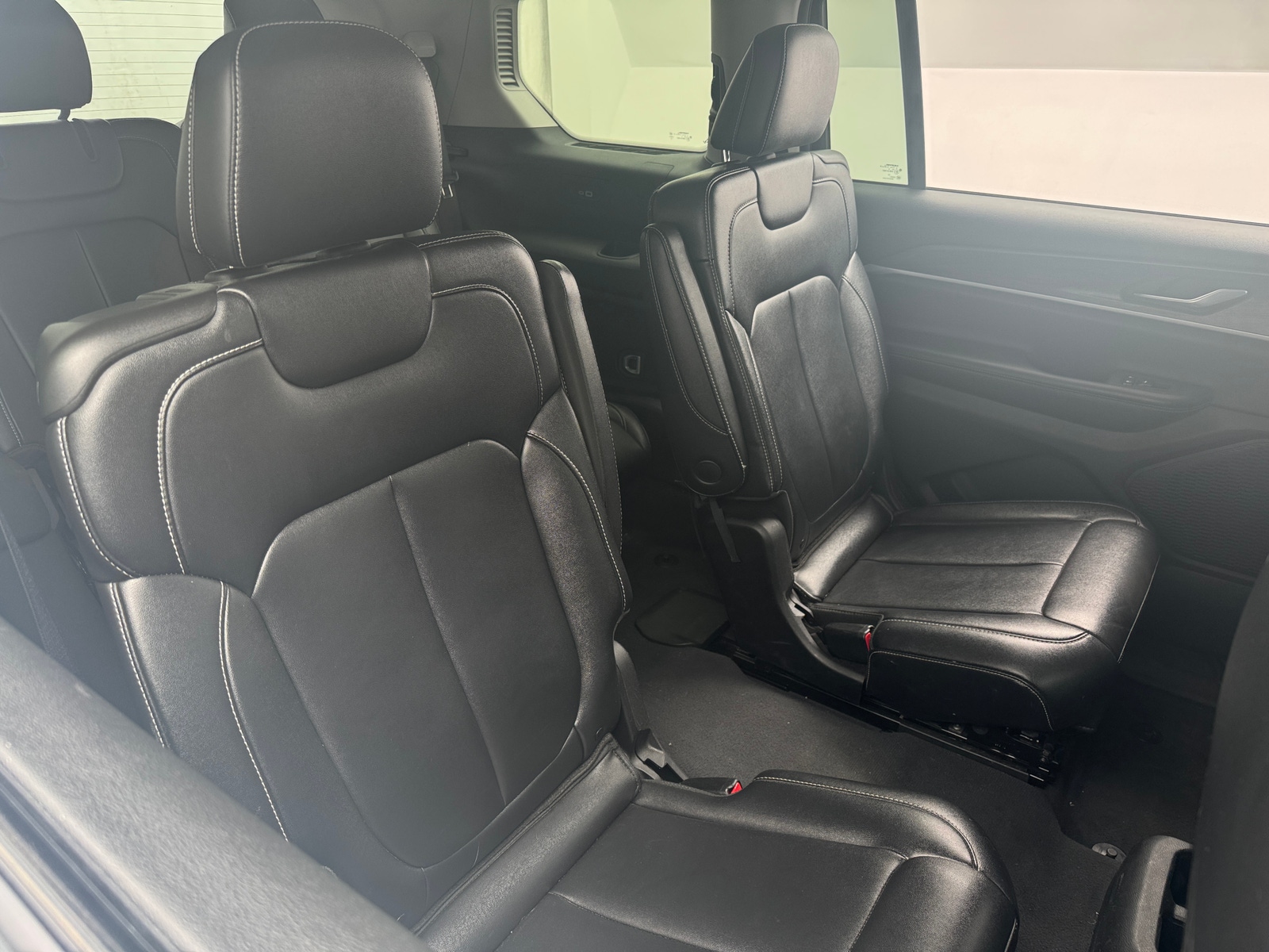 Thumbnail: 2023 Jeep Grand Cherokee L - 5