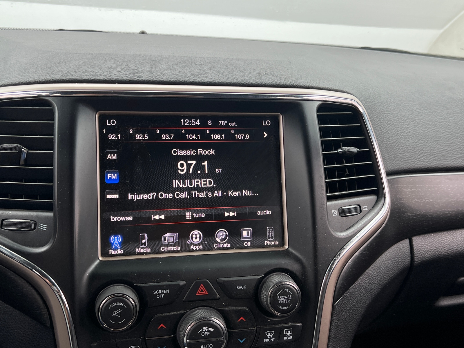 Thumbnail: 2015 Jeep Grand Cherokee - 4