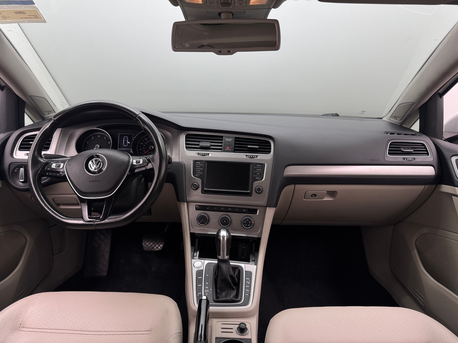 Thumbnail: 2016 Volkswagen Golf - 3