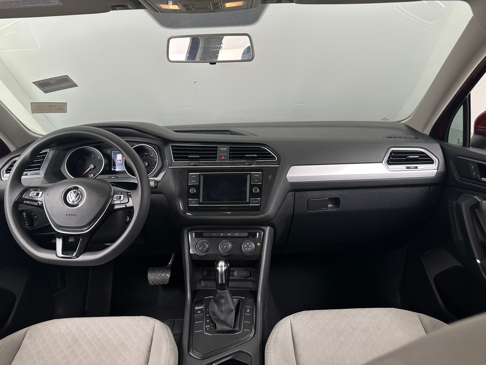 Thumbnail: 2018 Volkswagen Tiguan - 3