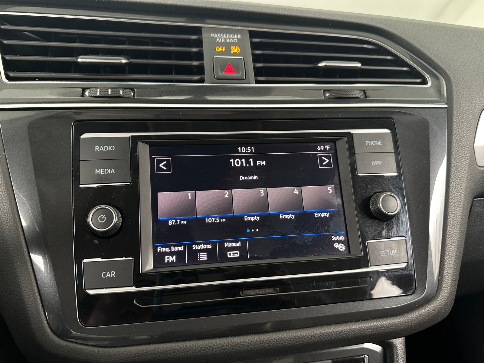 Thumbnail: 2018 Volkswagen Tiguan - 4