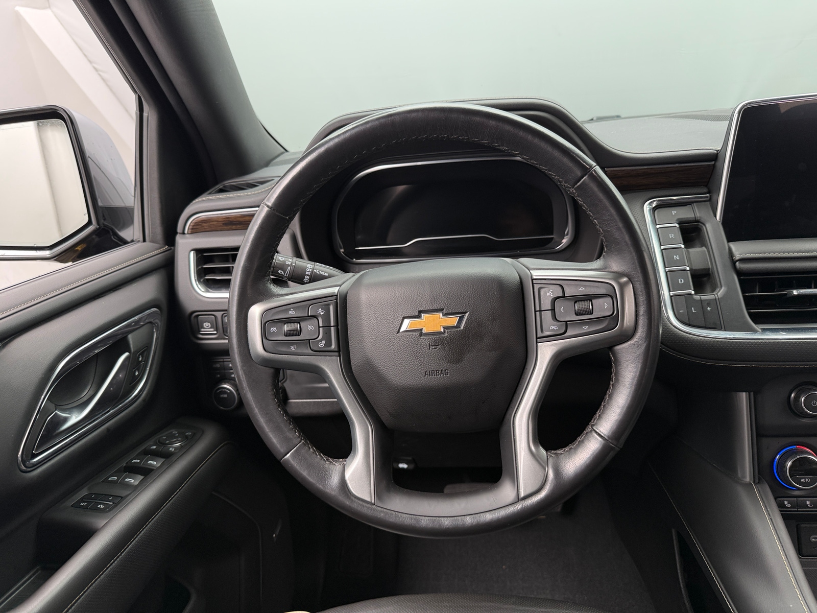Thumbnail: 2022 Chevrolet Suburban - 4