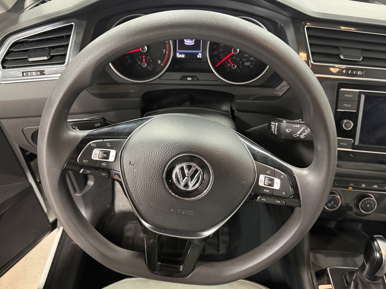 Thumbnail: 2021 Volkswagen Tiguan - 5
