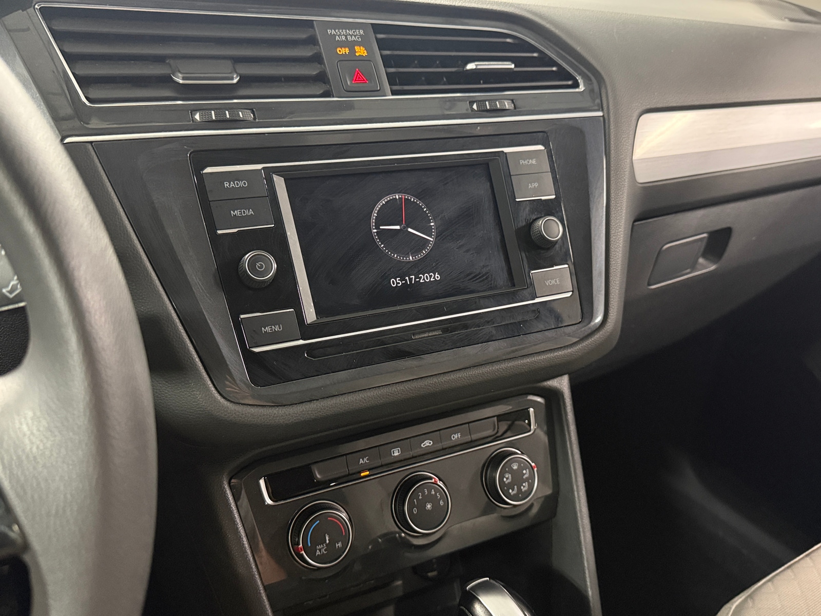Thumbnail: 2021 Volkswagen Tiguan - 4