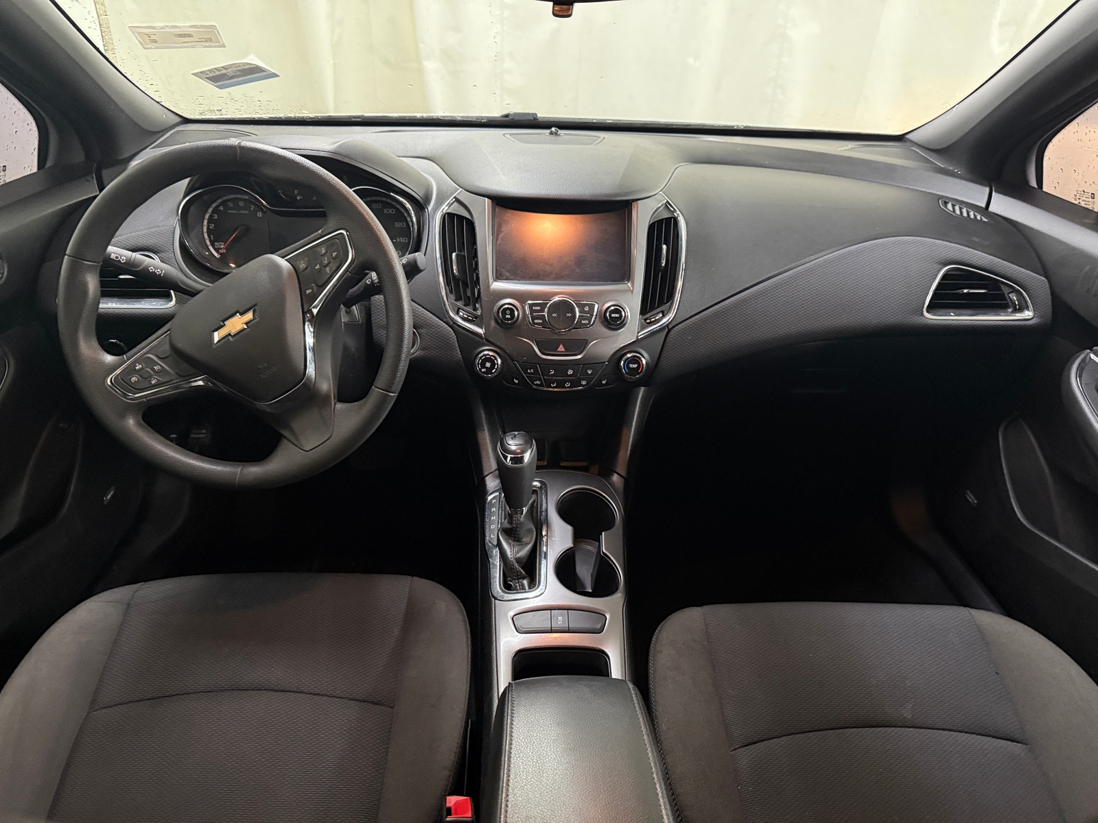 Thumbnail: 2017 Chevrolet Cruze - 3