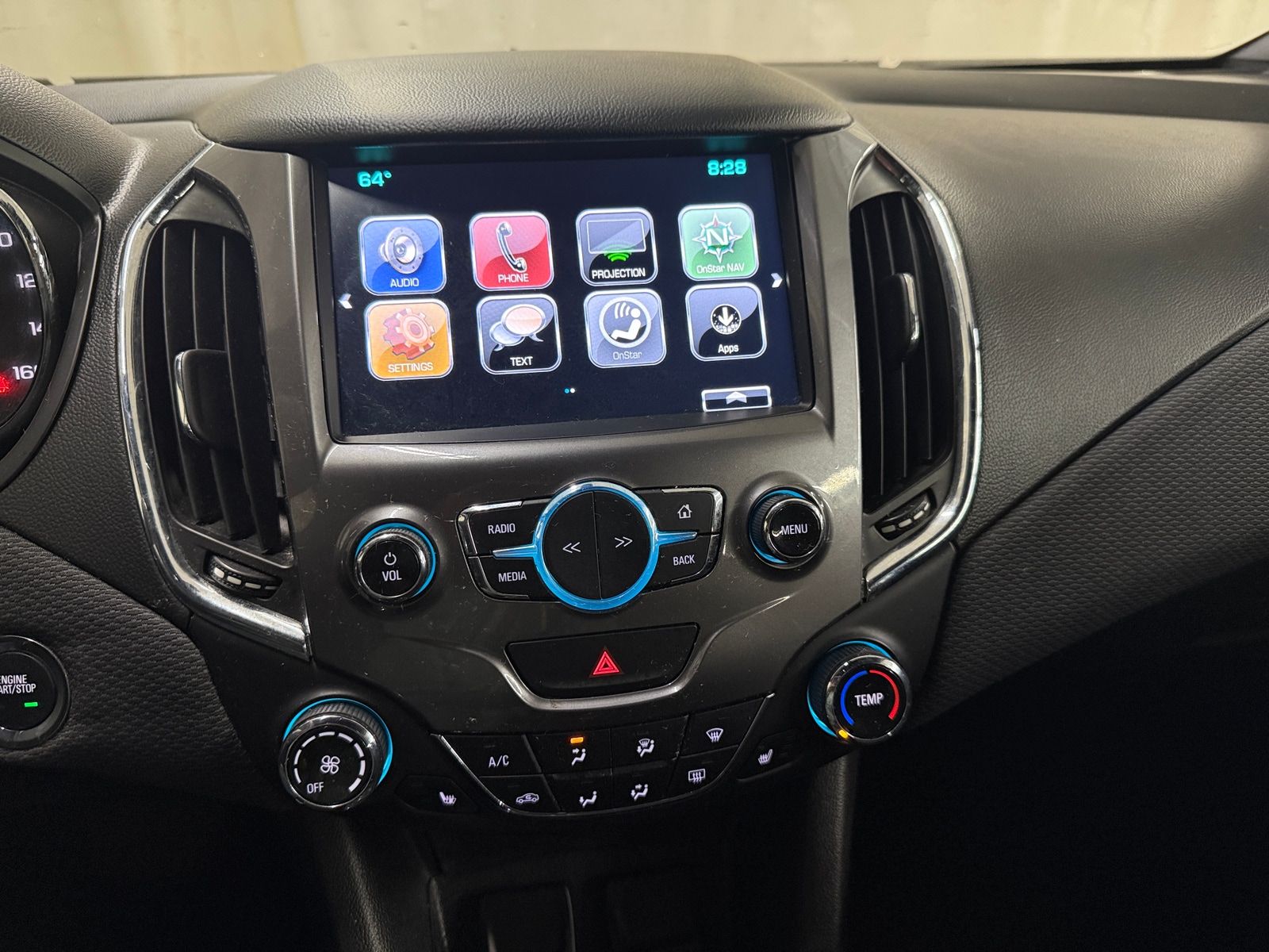 Thumbnail: 2017 Chevrolet Cruze - 4