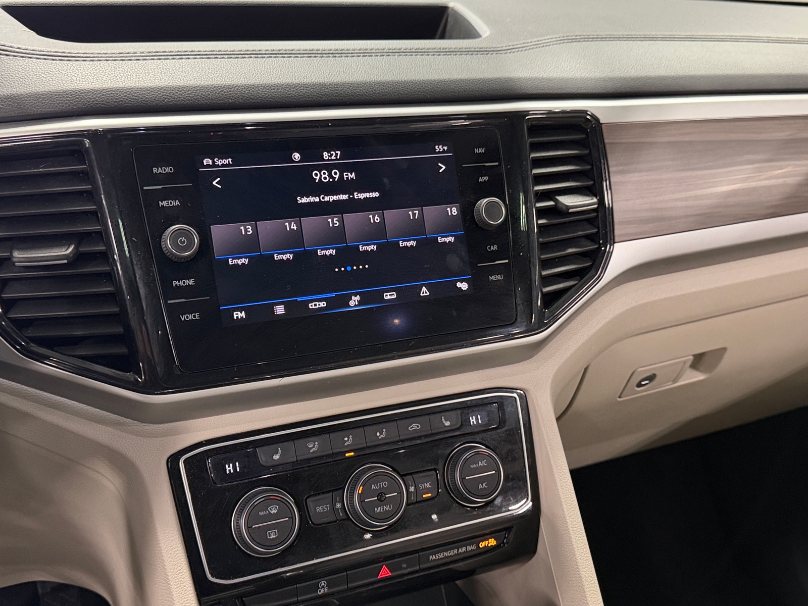 Thumbnail: 2021 Volkswagen Atlas - 3