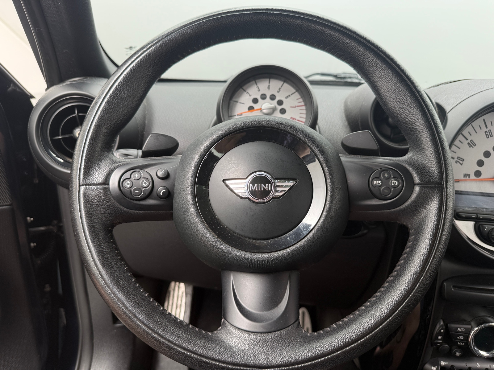 Thumbnail: 2014 MINI Cooper Countryman - 4