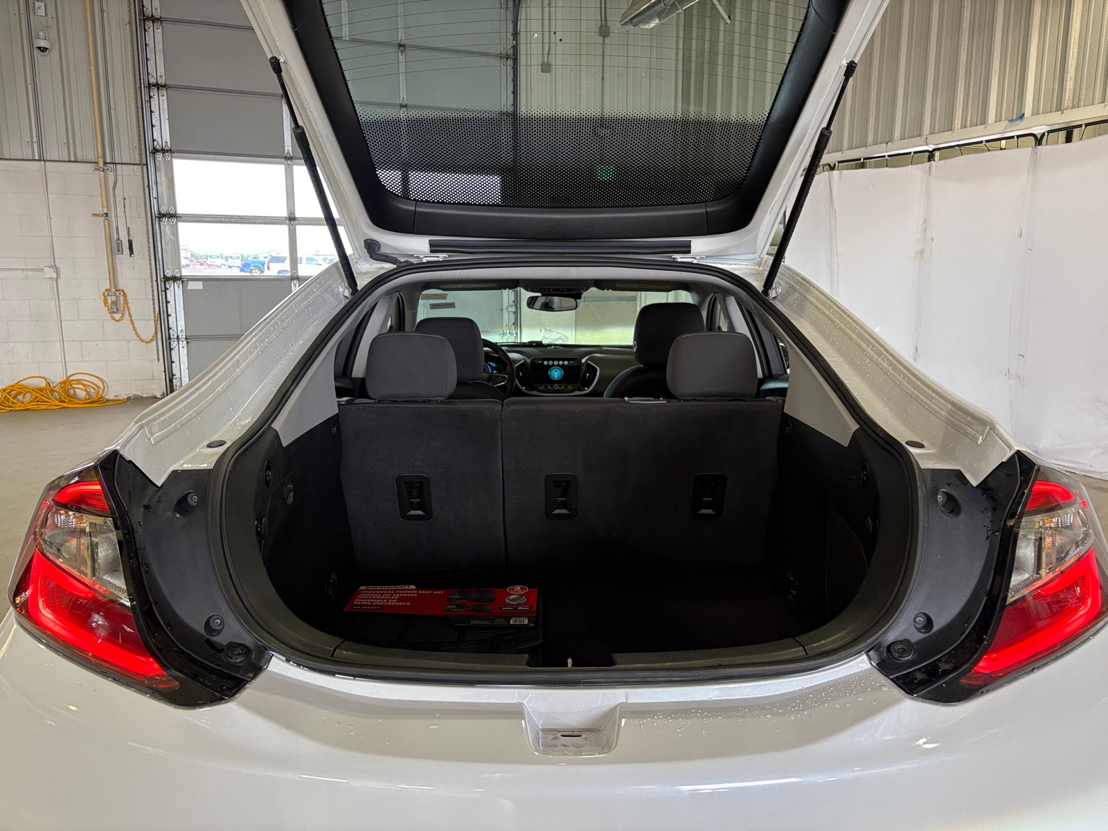 Thumbnail: 2017 Chevrolet Volt - 7