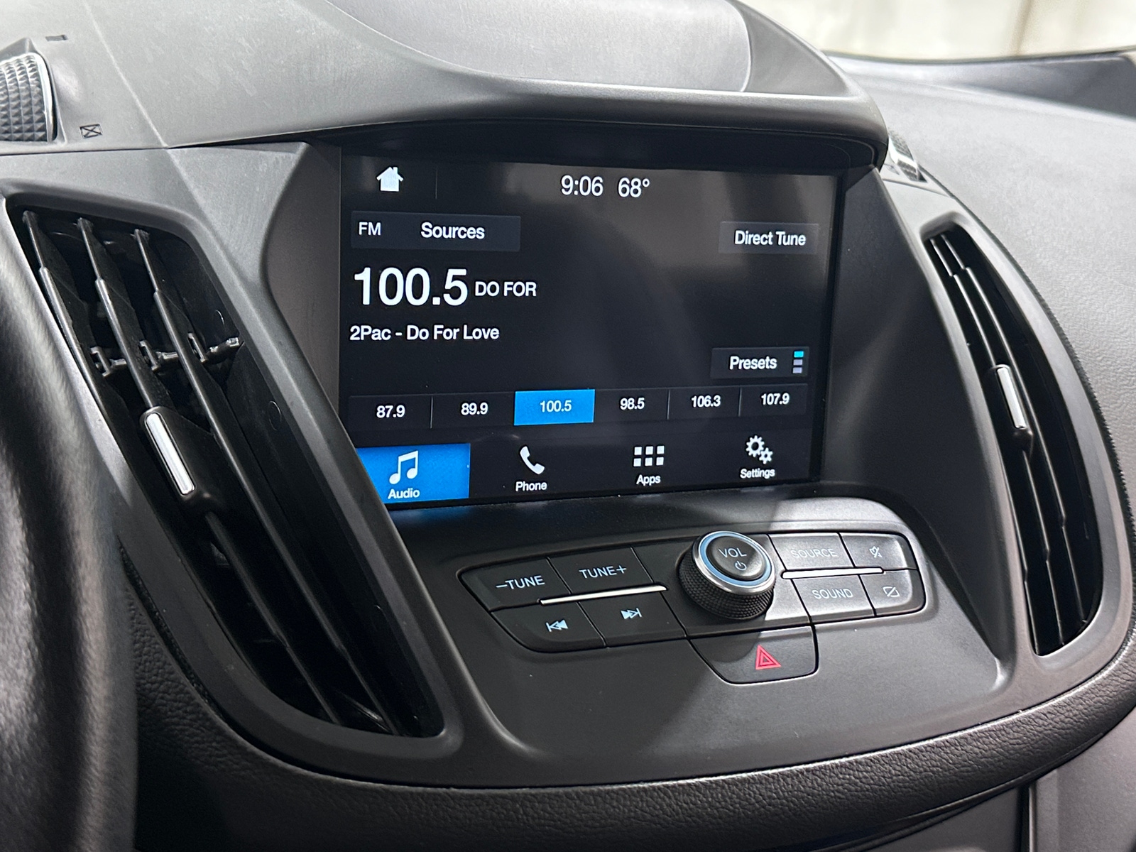 Thumbnail: 2019 Ford Escape - 3