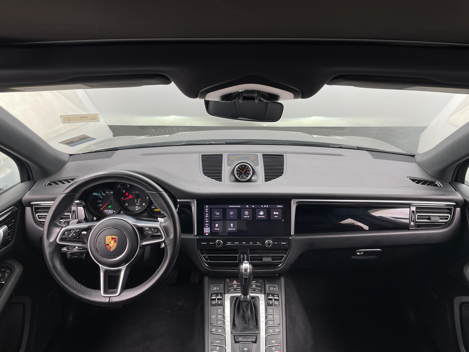 Thumbnail: 2020 Porsche Macan - 2