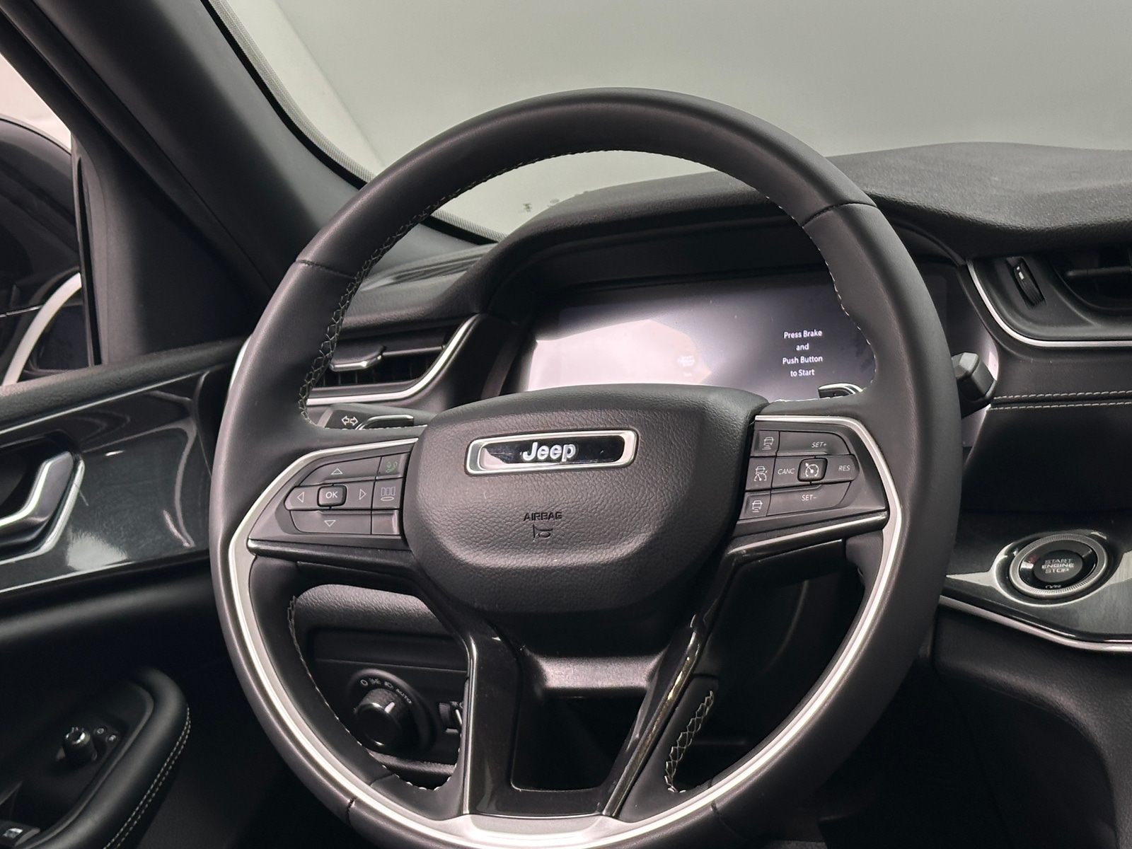 Thumbnail: 2023 Jeep Grand Cherokee - 4