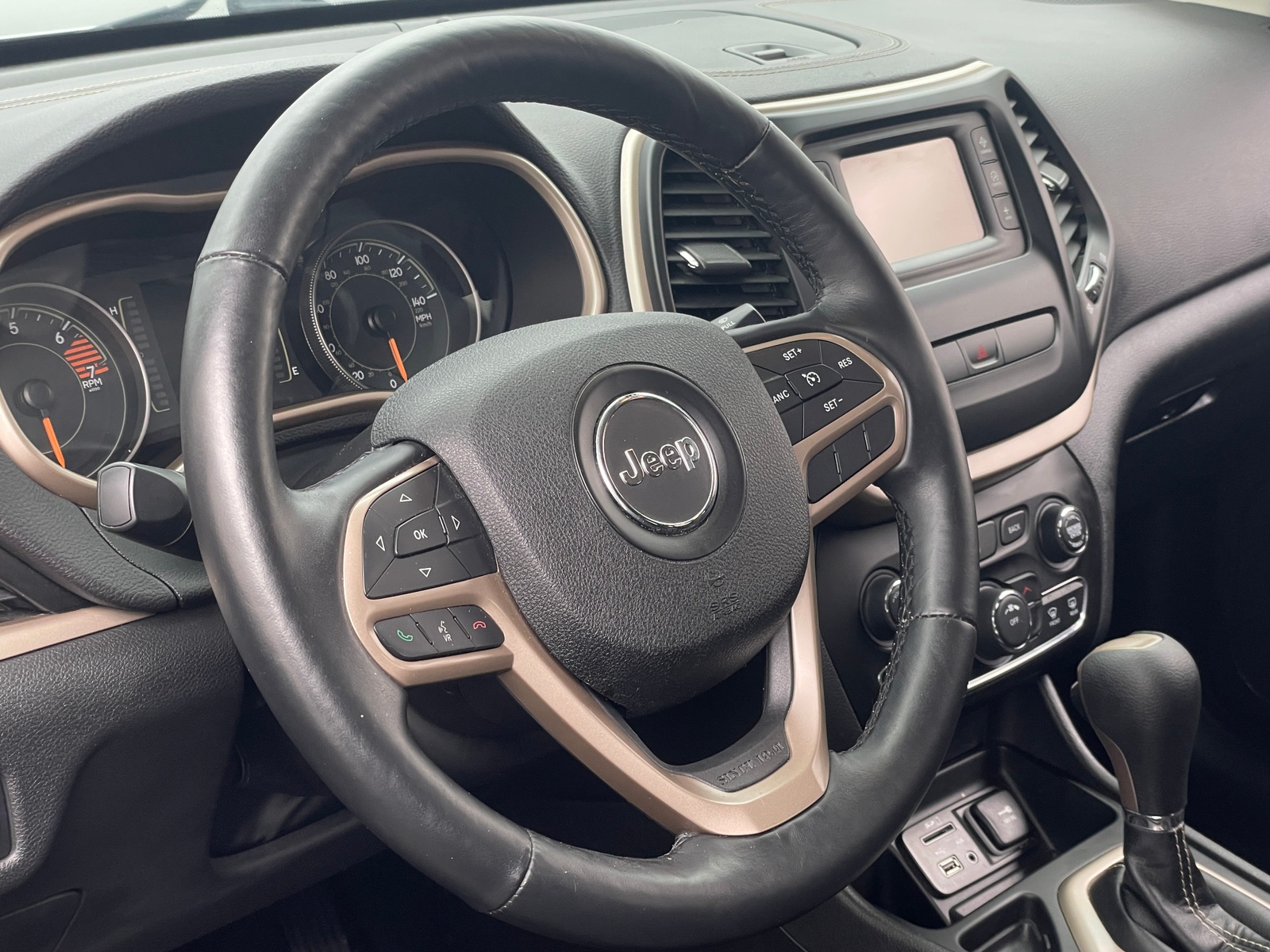 Thumbnail: 2017 Jeep Cherokee - 4
