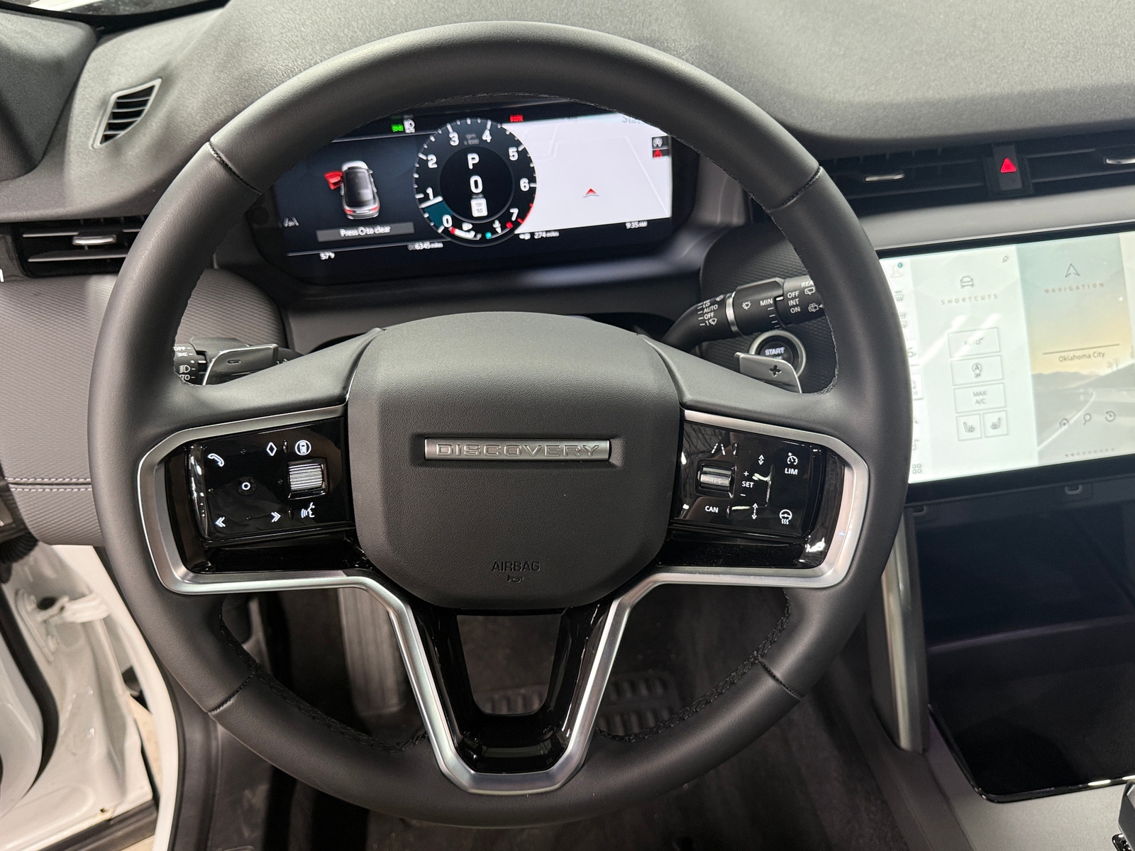 Thumbnail: 2025 Land Rover Discovery Sport - 4