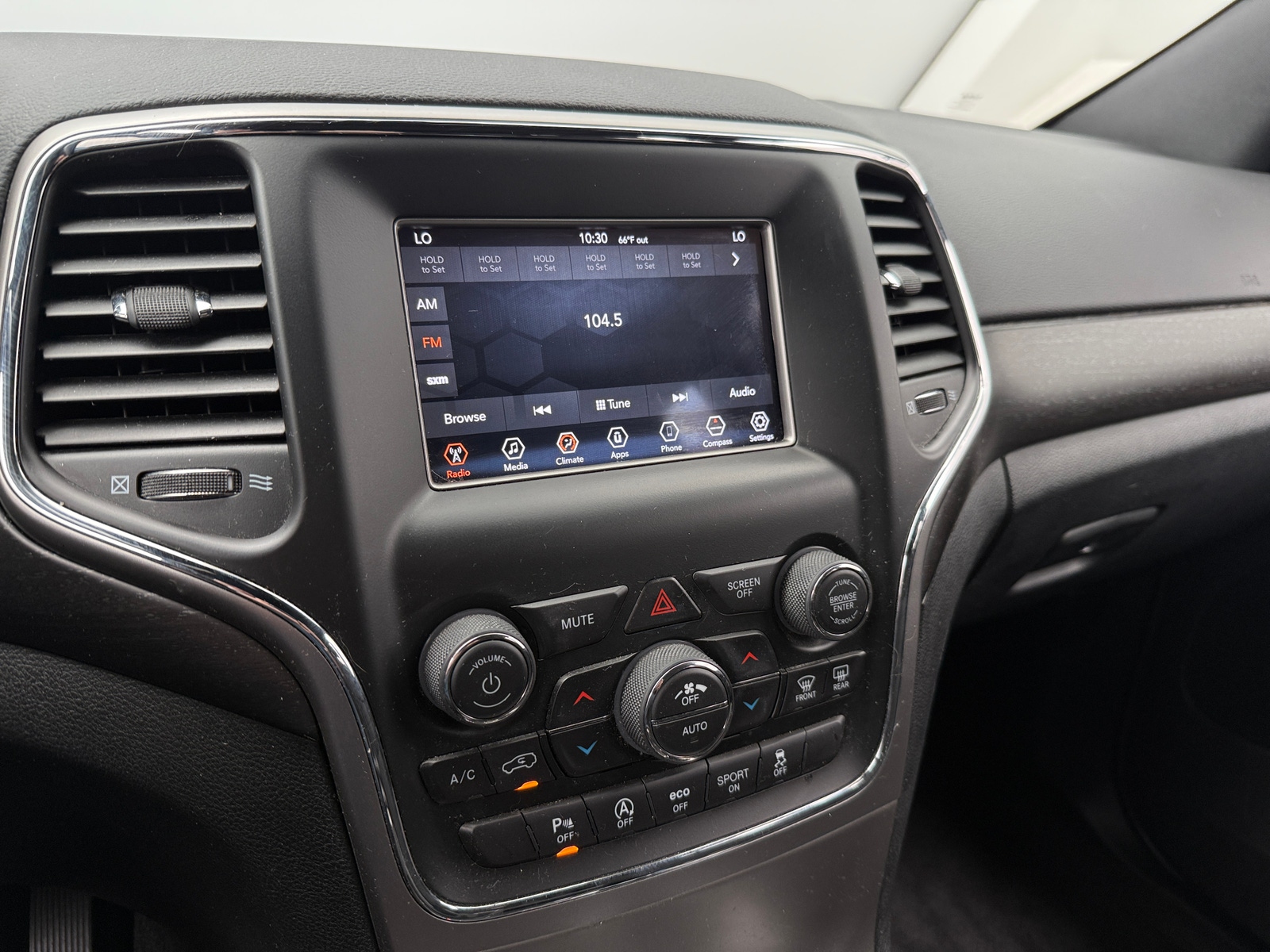Thumbnail: 2018 Jeep Grand Cherokee - 4
