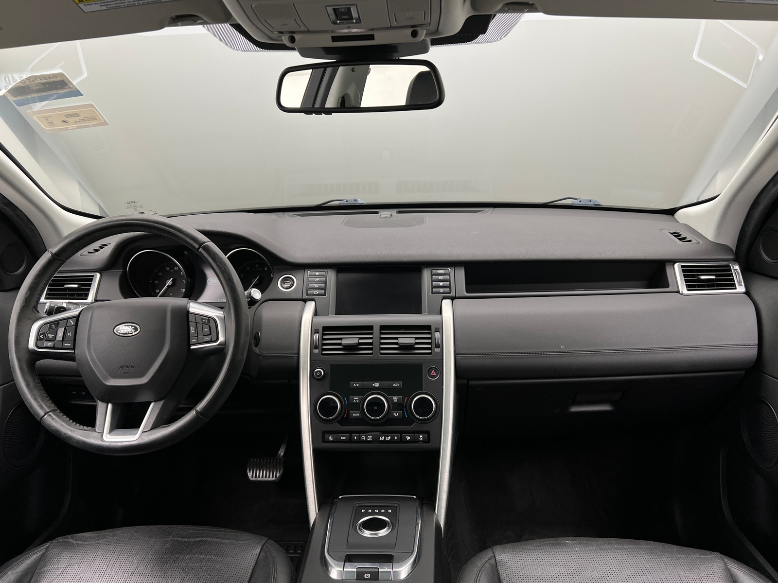 Thumbnail: 2019 Land Rover Discovery Sport - 2