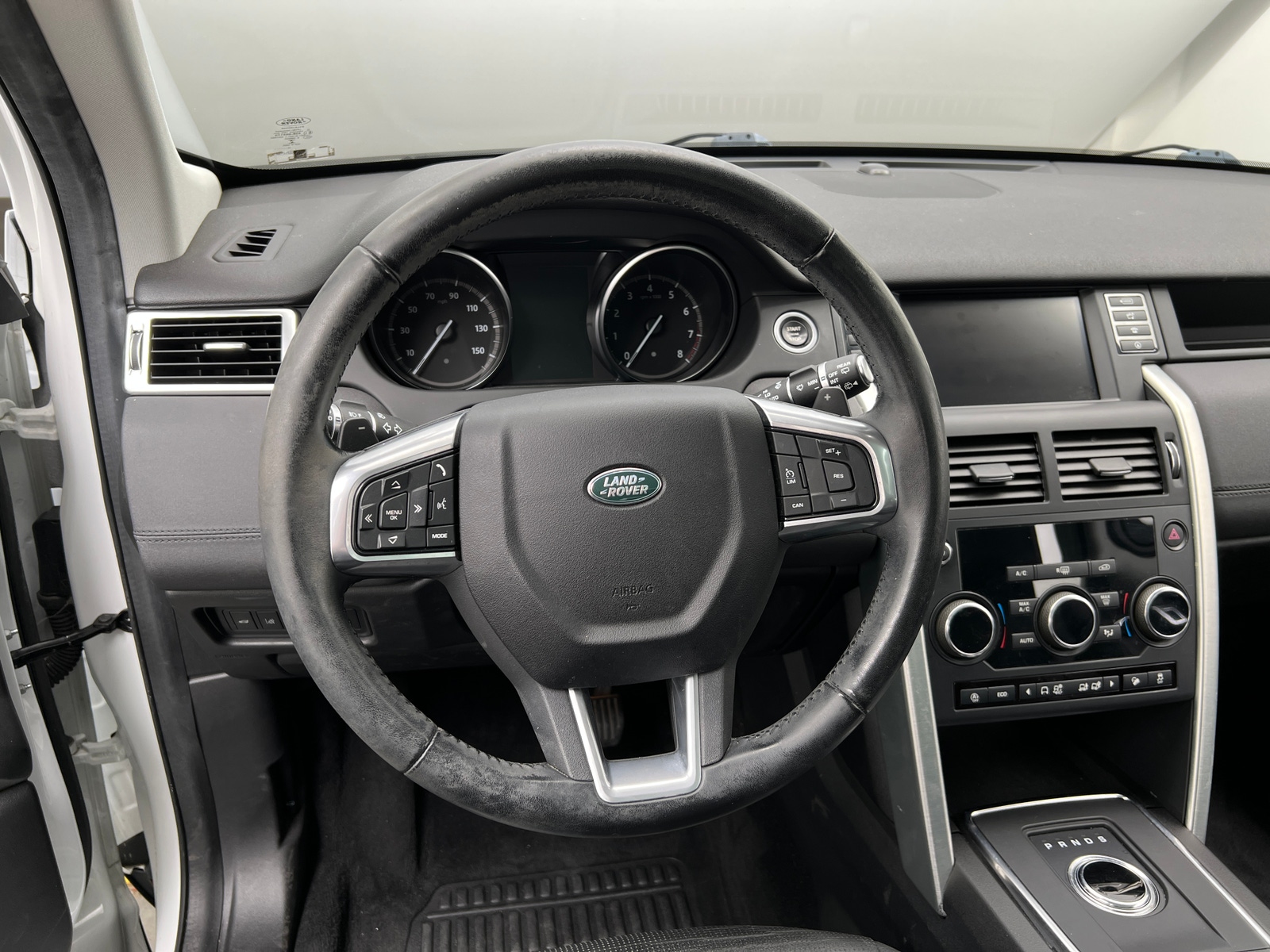 Thumbnail: 2019 Land Rover Discovery Sport - 4