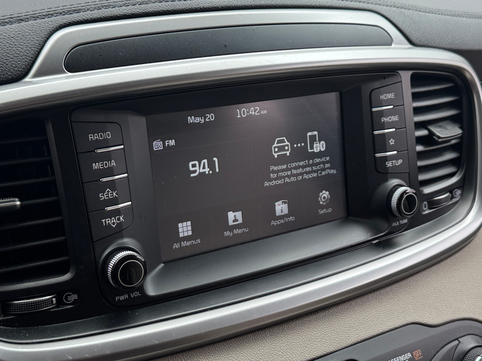 Thumbnail: 2020 Kia Sorento - 4