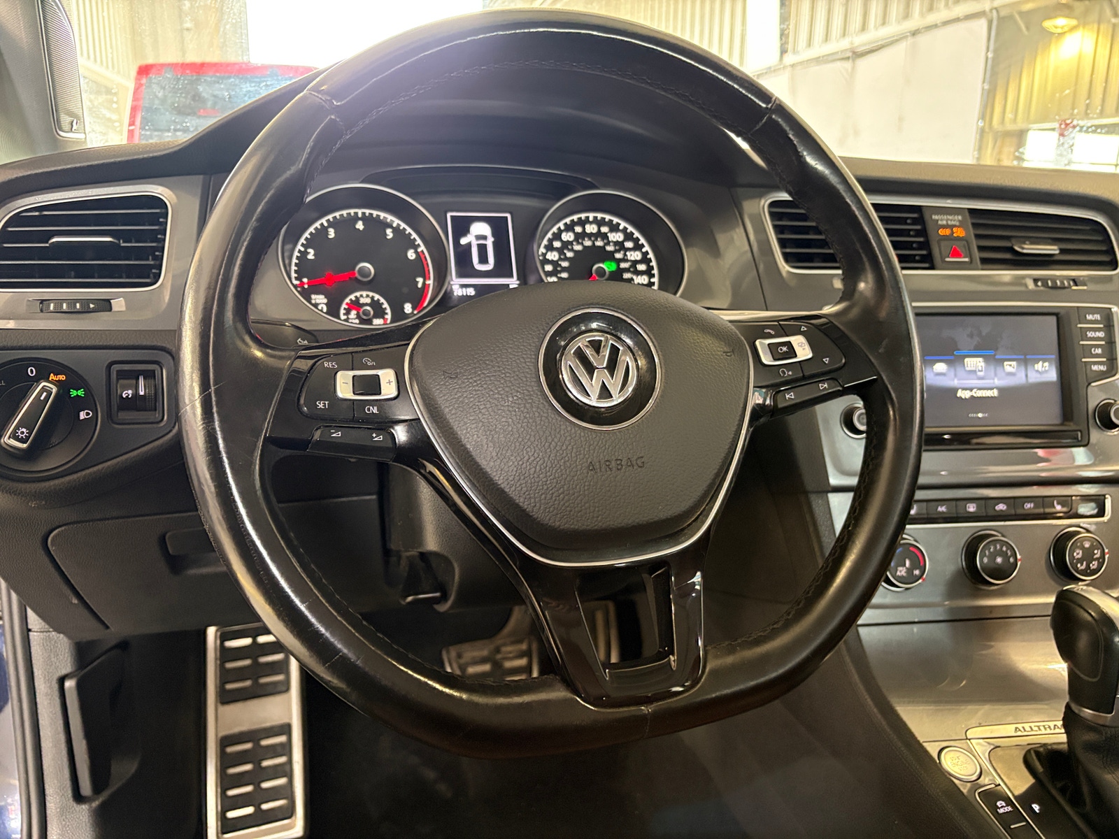 Thumbnail: 2017 Volkswagen Golf - 4