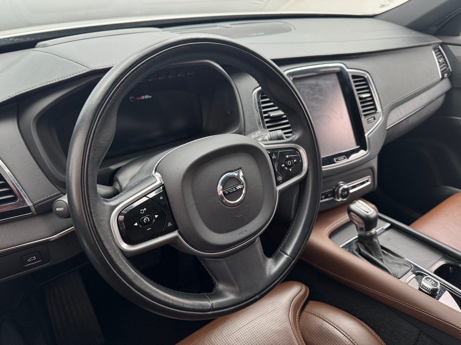 Thumbnail: 2022 Volvo XC90 - 4