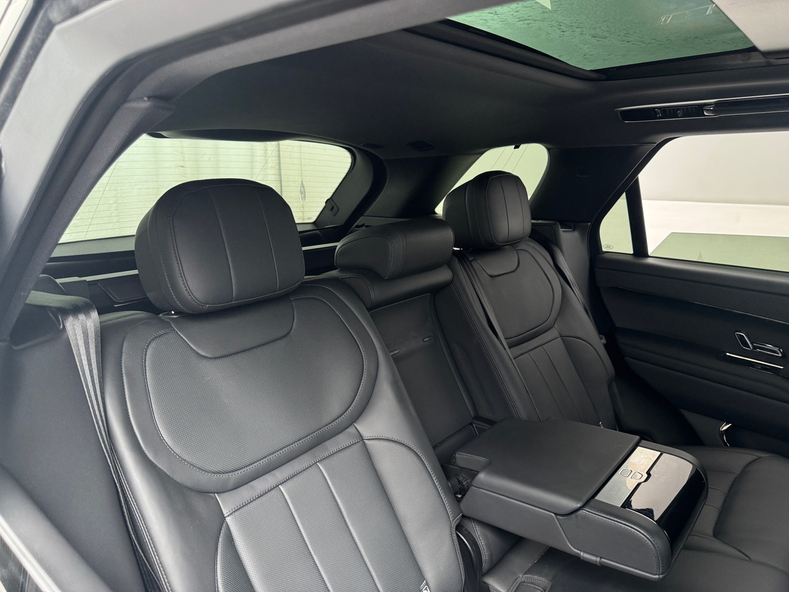 Thumbnail: 2023 Land Rover Range Rover Sport - 5