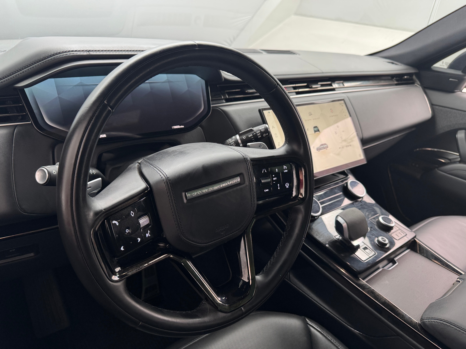 Thumbnail: 2023 Land Rover Range Rover Sport - 4