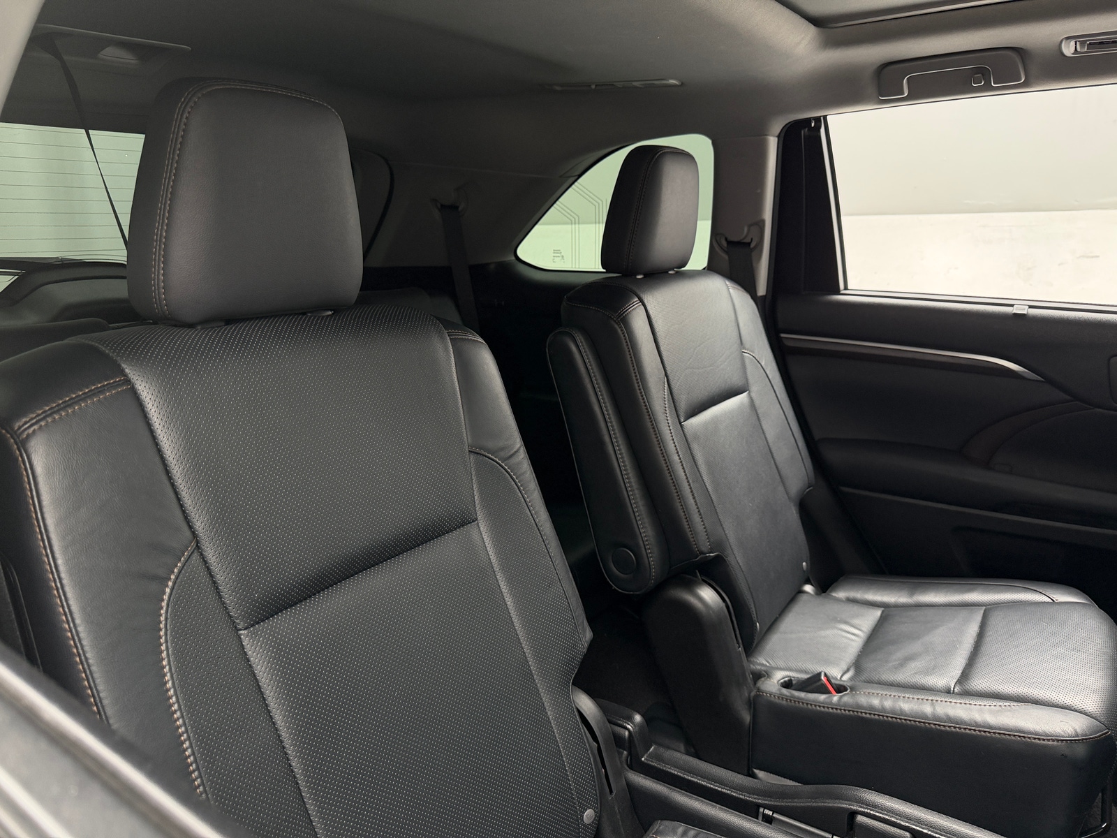 Thumbnail: 2015 Toyota Highlander - 5