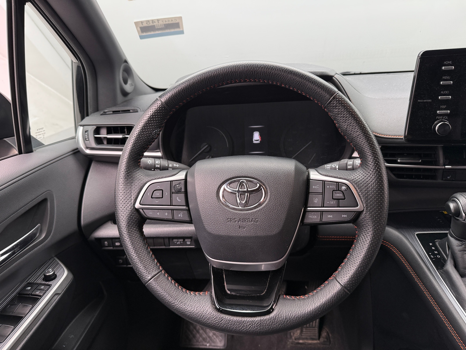 Thumbnail: 2021 Toyota Sienna - 4