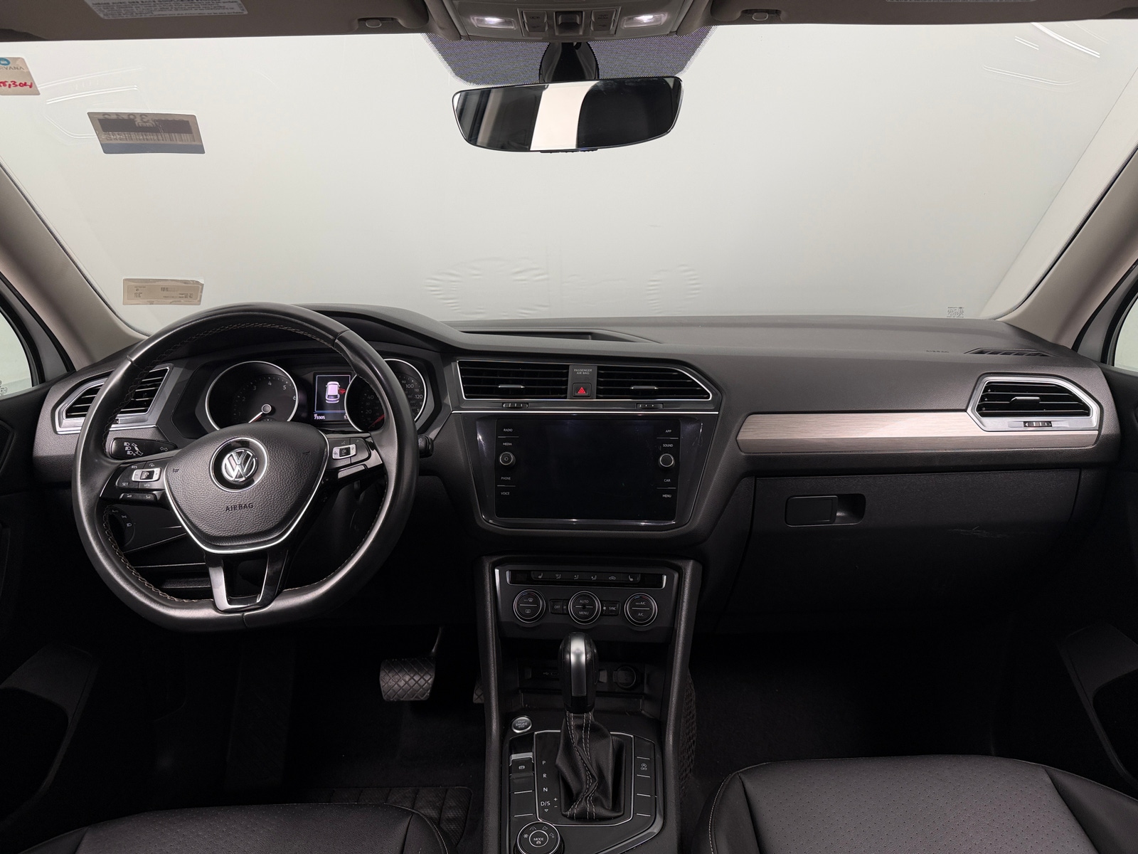 Thumbnail: 2021 Volkswagen Tiguan - 2