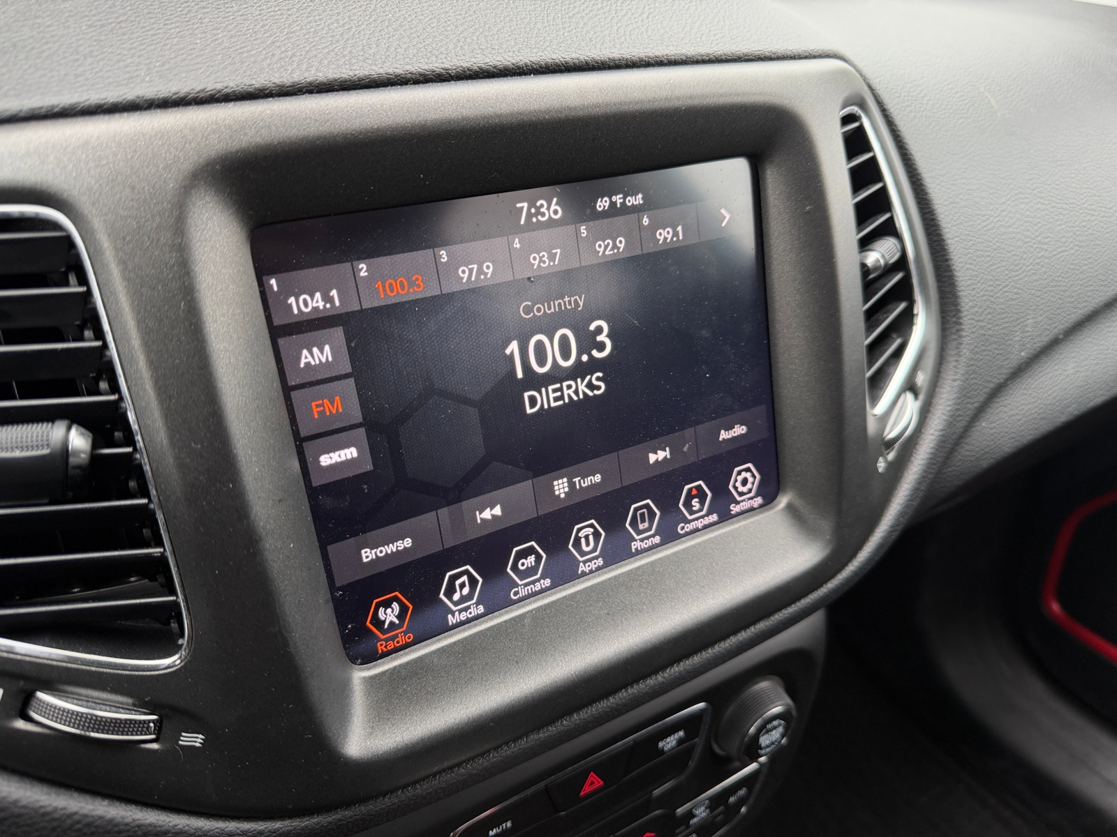 Thumbnail: 2019 Jeep Compass - 4