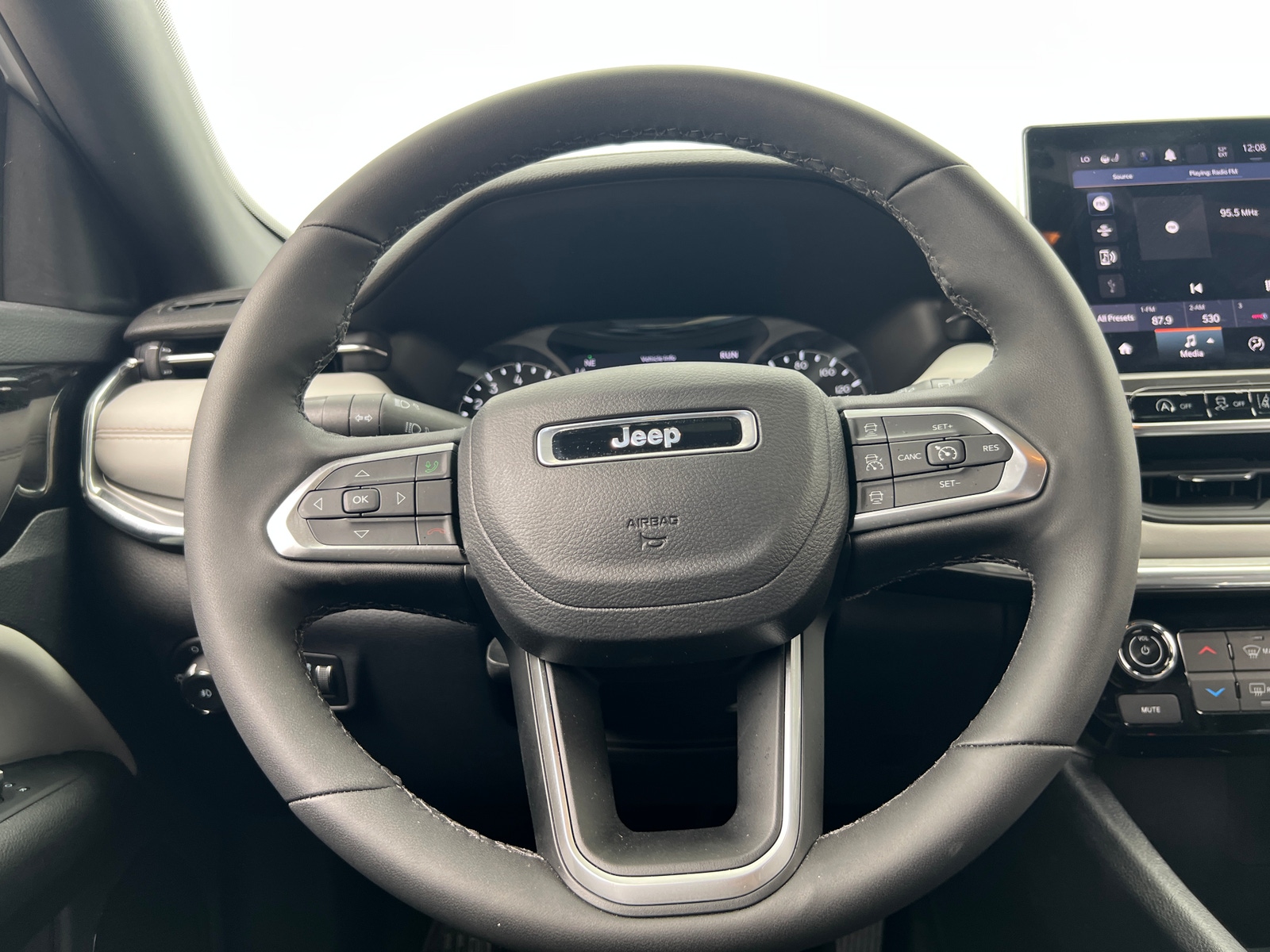 Thumbnail: 2023 Jeep Compass - 4