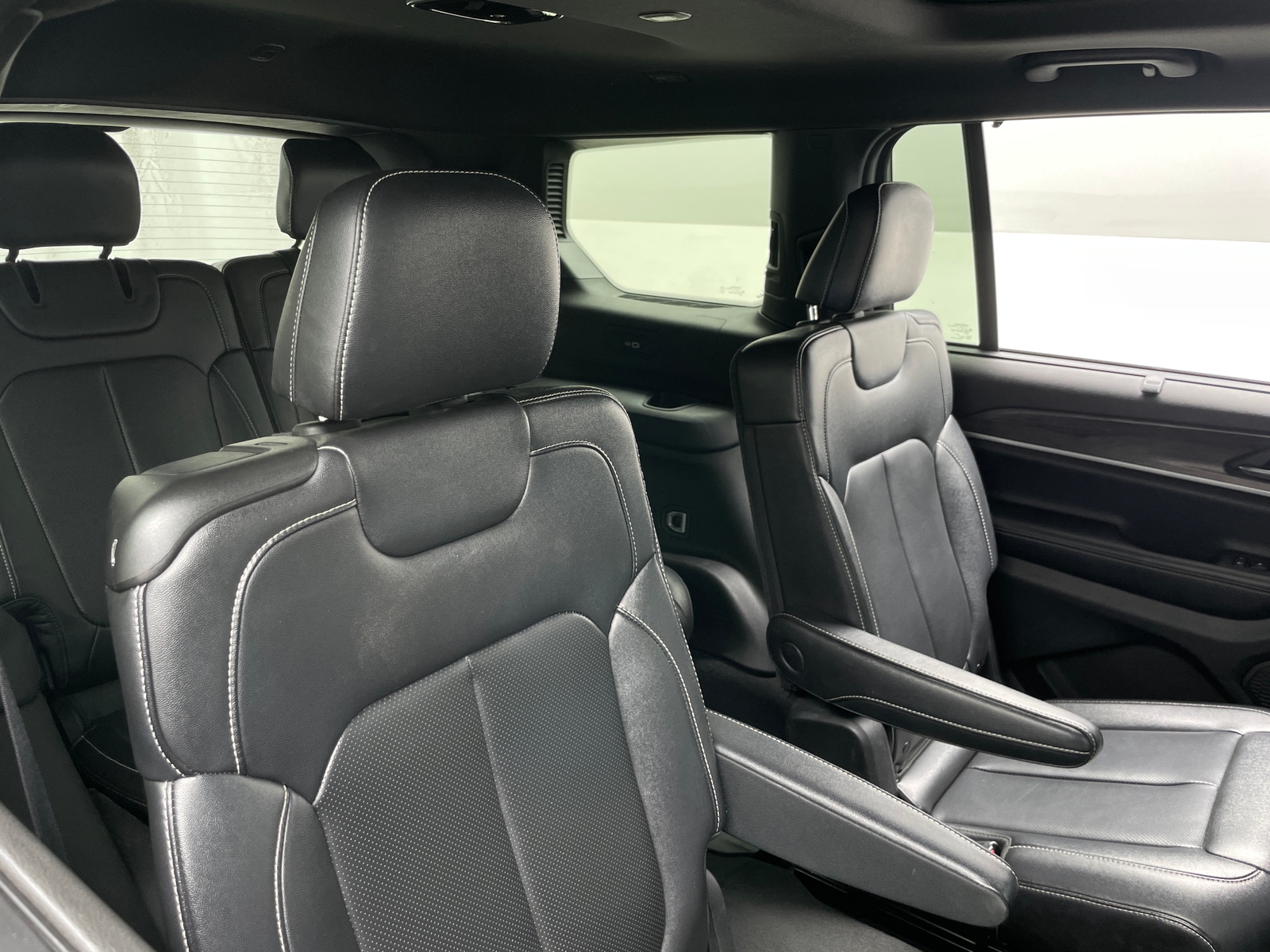 Thumbnail: 2024 Jeep Grand Cherokee L - 5