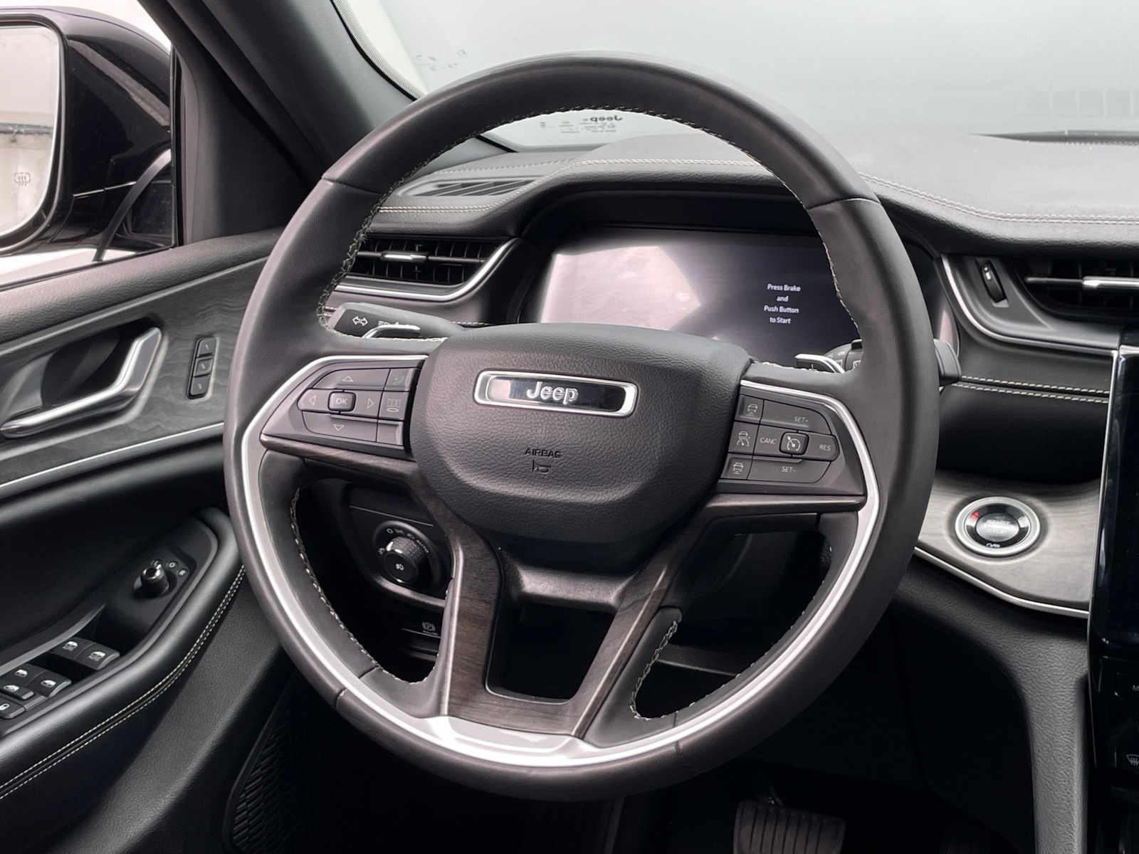 Thumbnail: 2024 Jeep Grand Cherokee L - 4