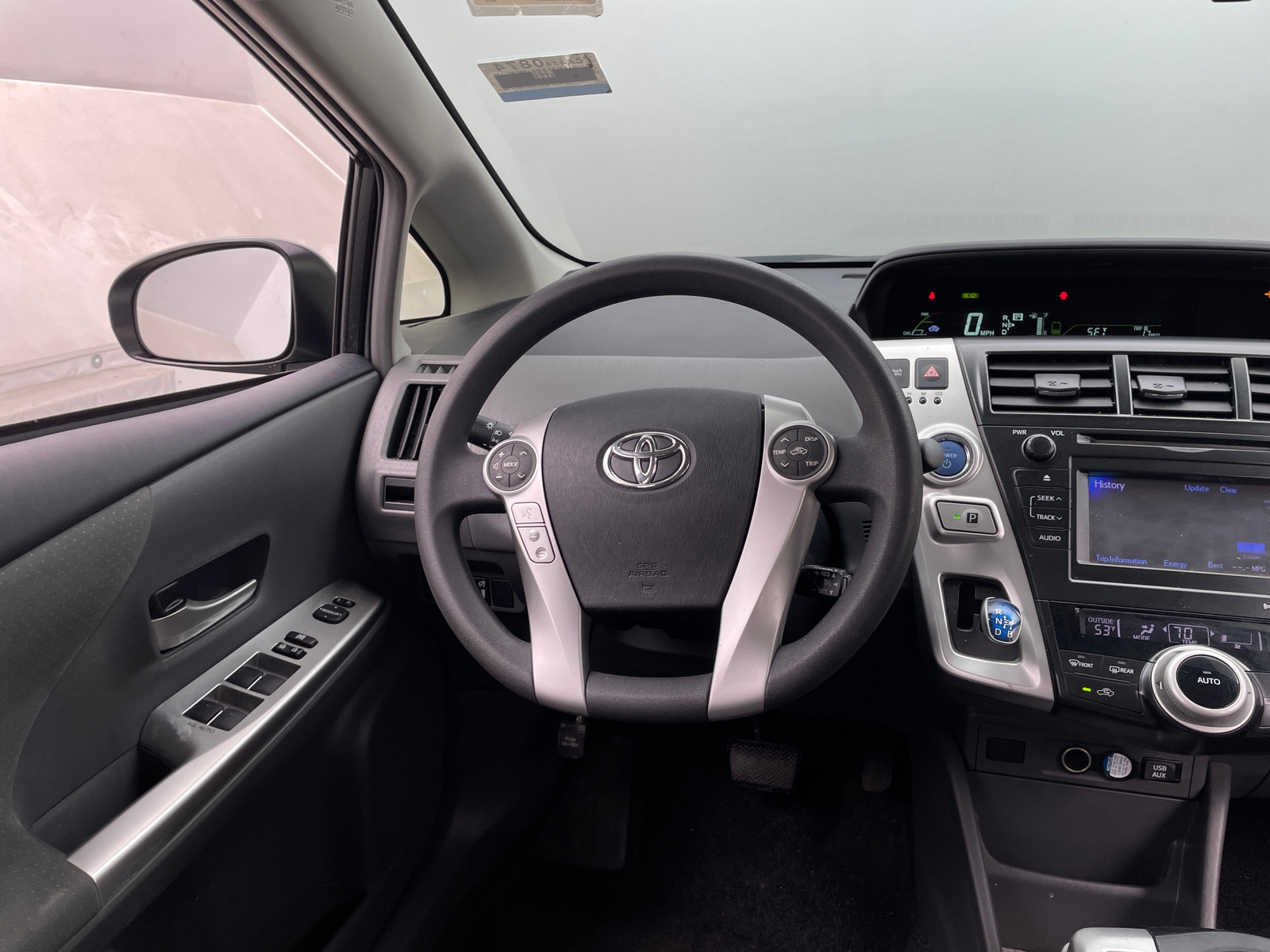 Thumbnail: 2013 Toyota Prius v - 5