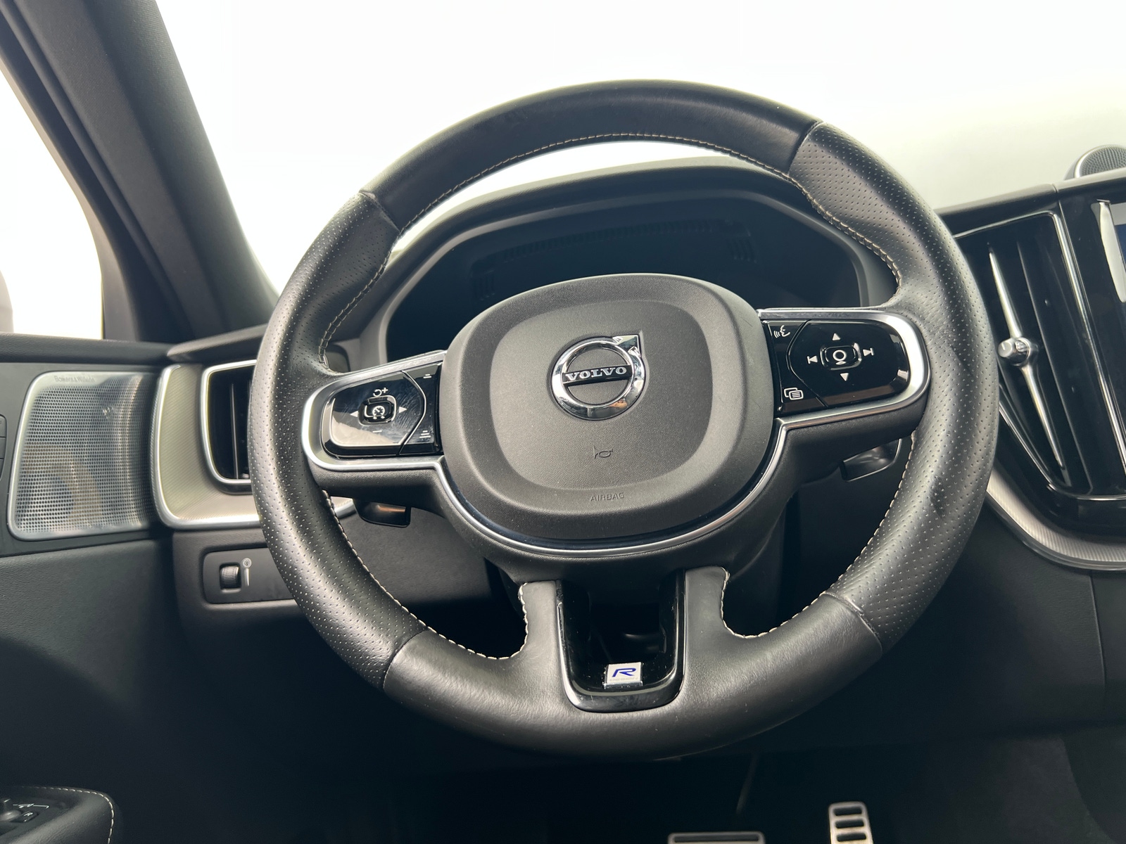 Thumbnail: 2019 Volvo XC60 - 4