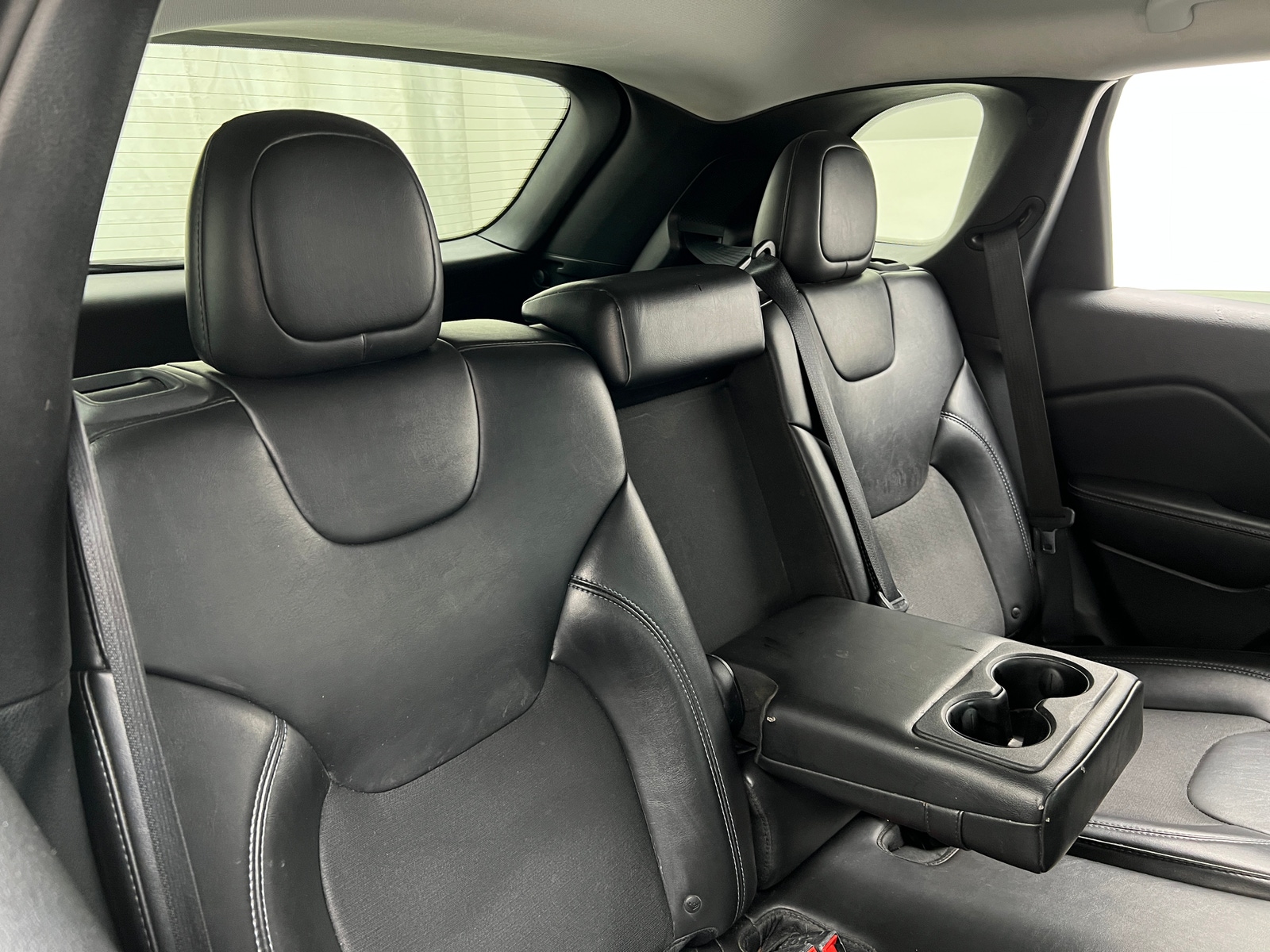Thumbnail: 2019 Jeep Cherokee - 6